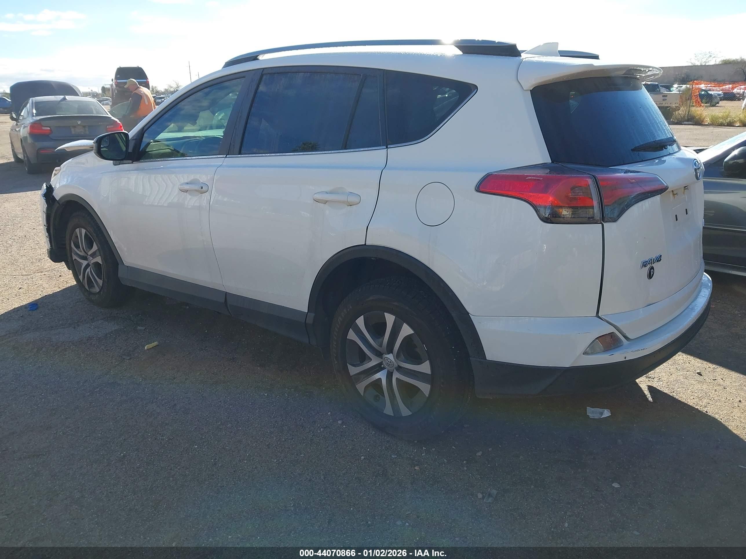 TOYOTA RAV4 image 3