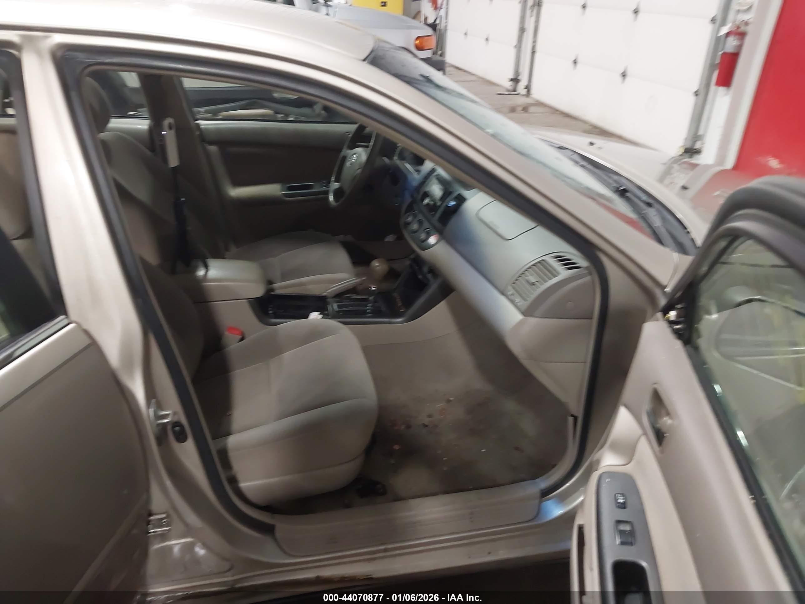 TOYOTA CAMRY image 5