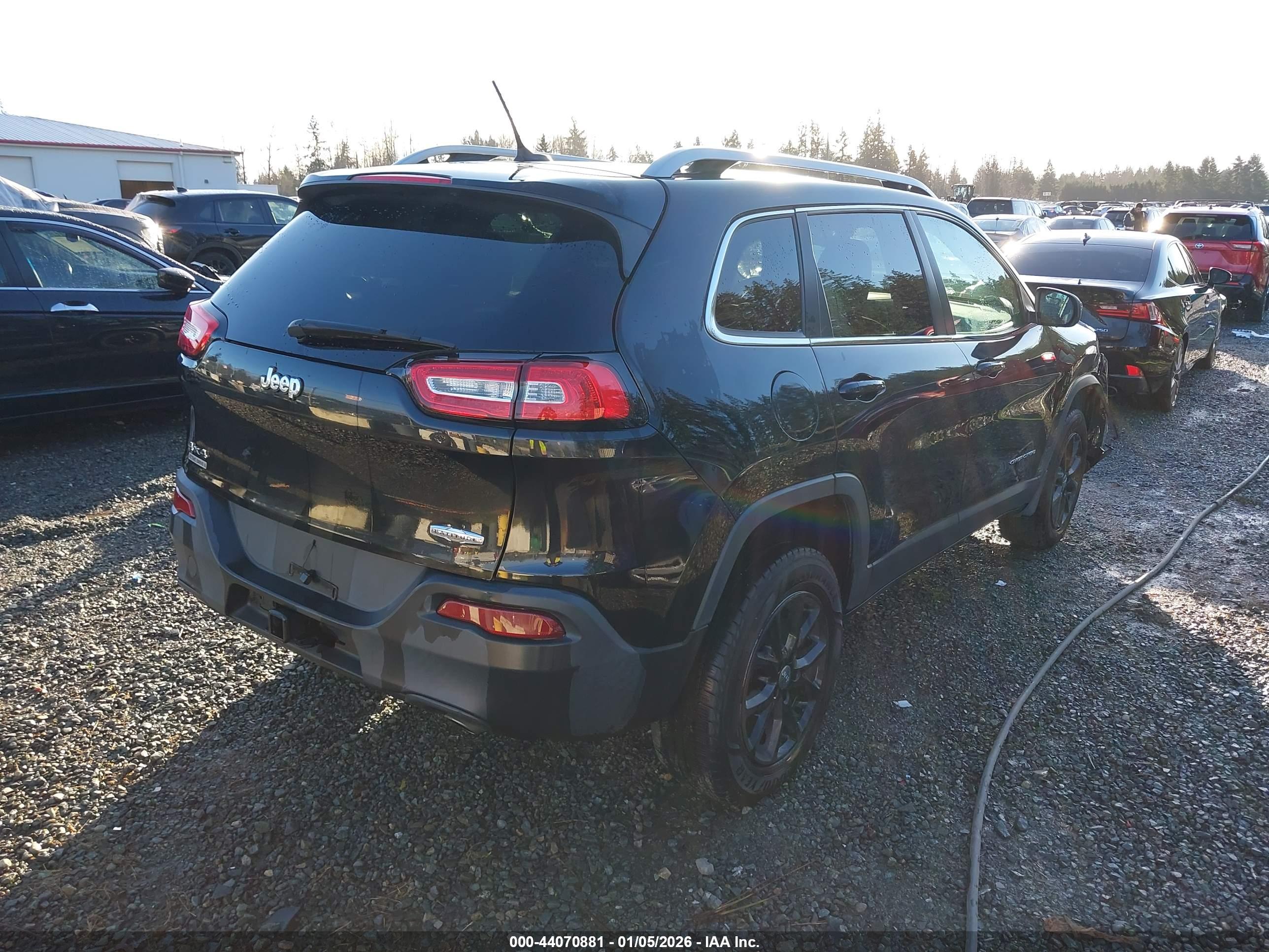 JEEP CHEROKEE image 4