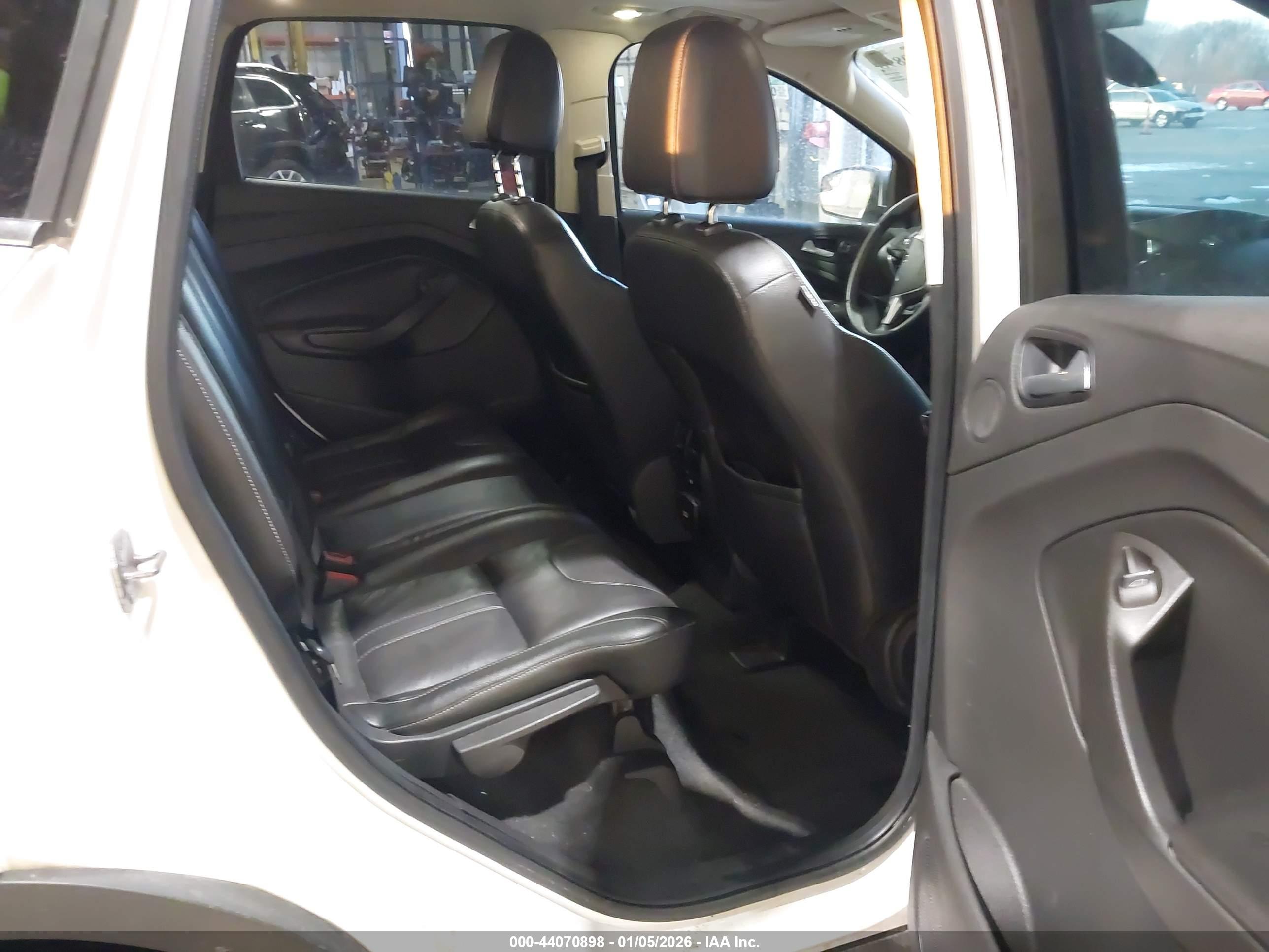 FORD ESCAPE image 8