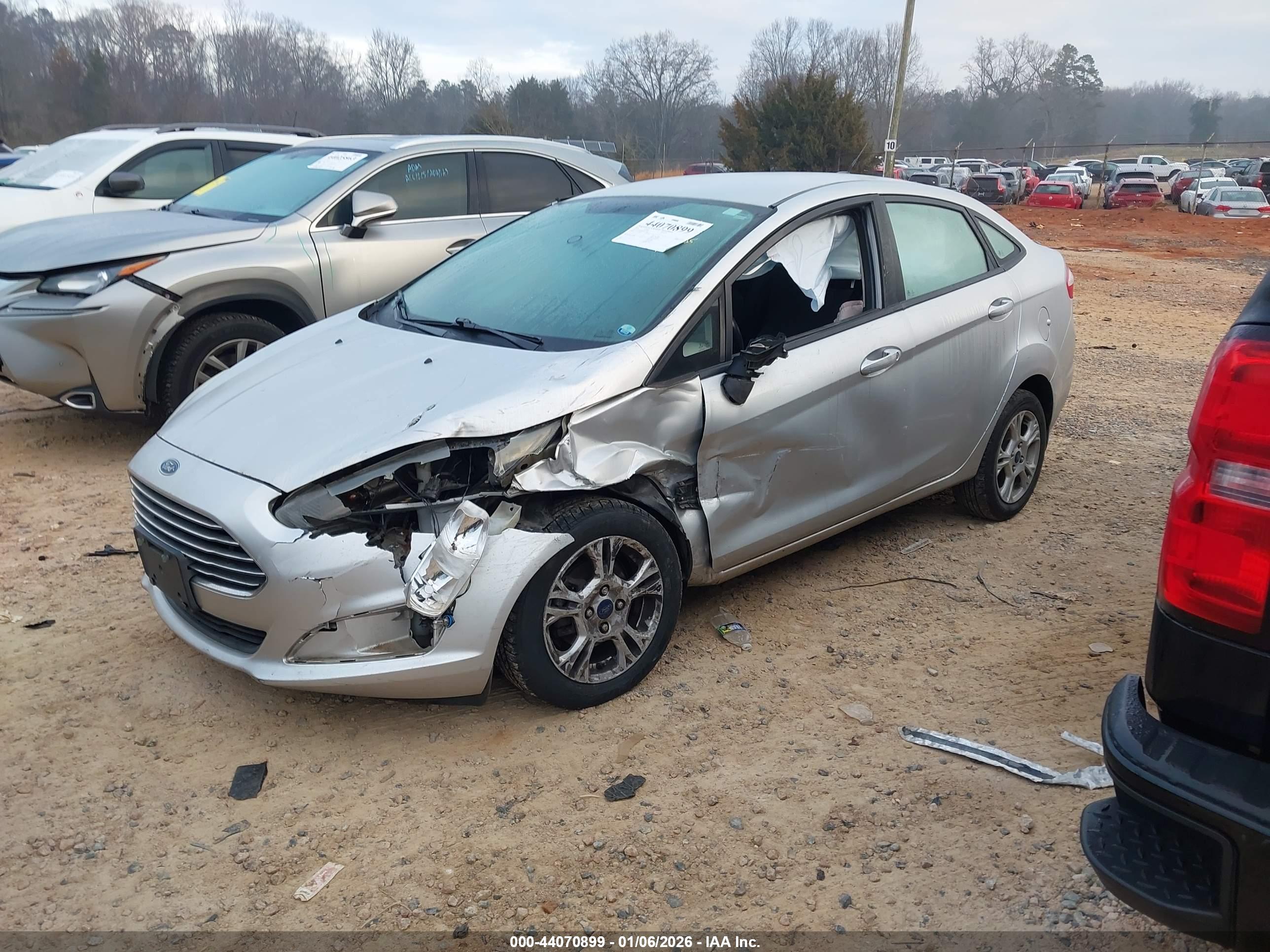 FORD FIESTA image 2