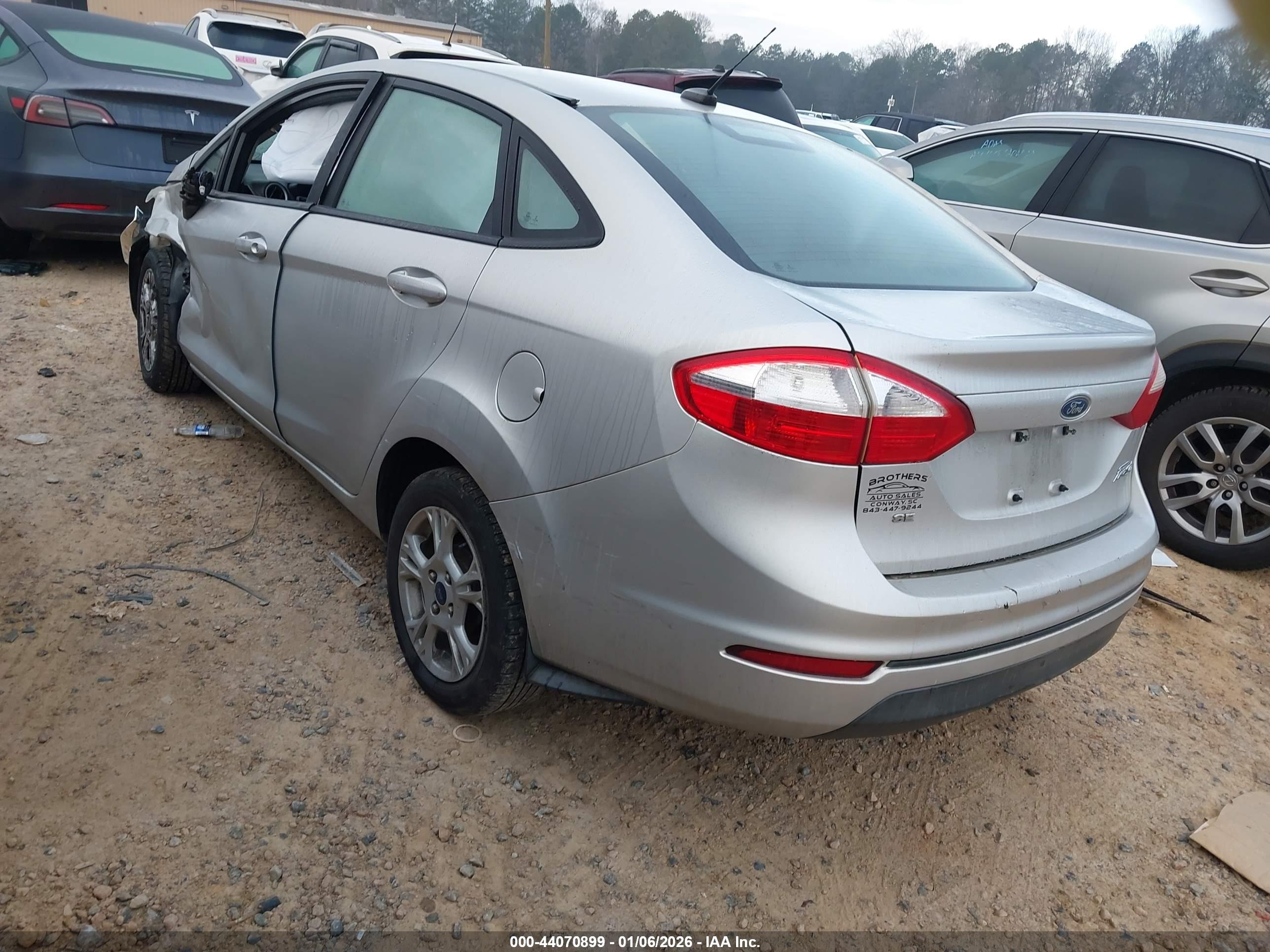 FORD FIESTA image 3