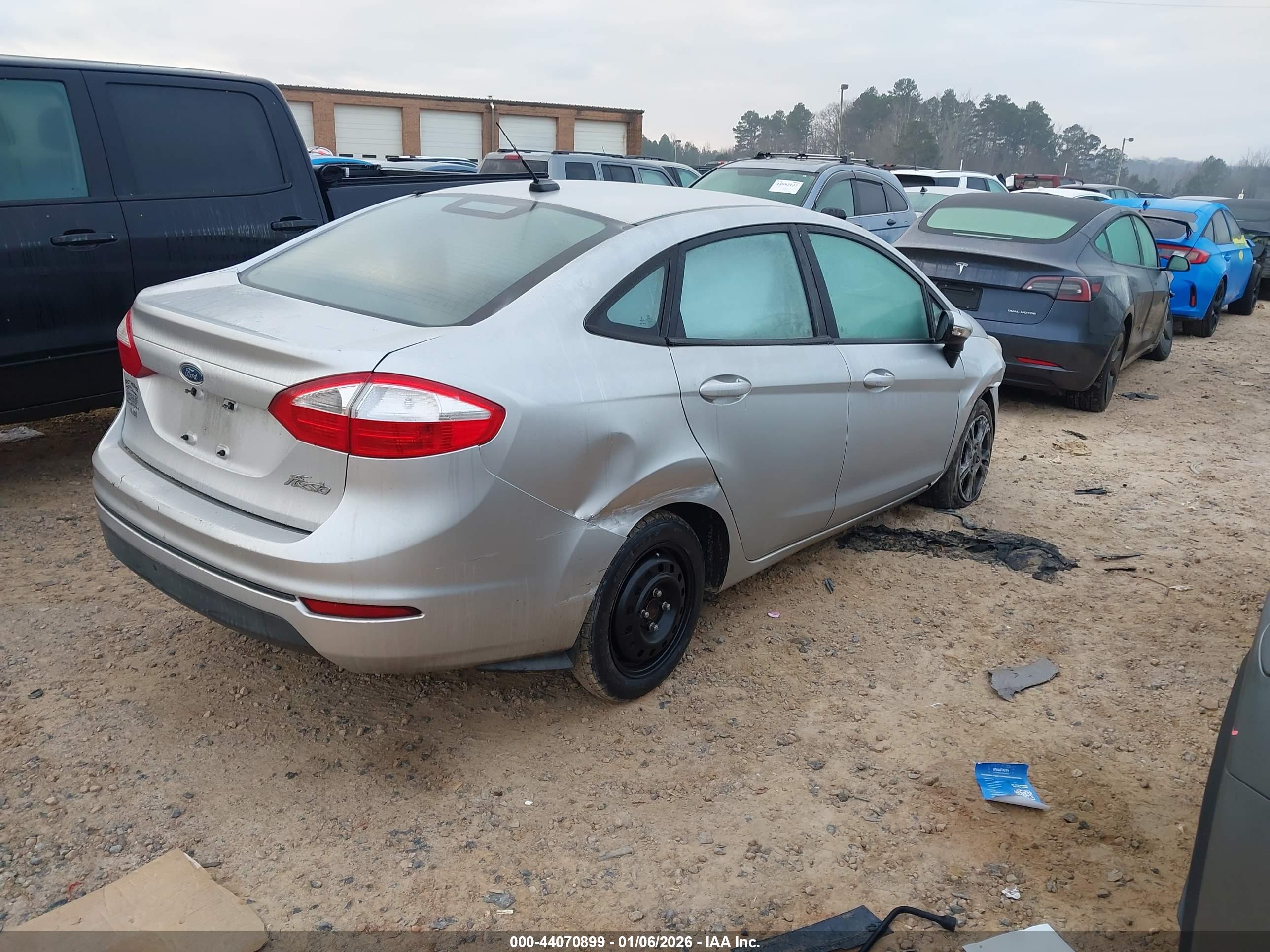 FORD FIESTA image 4