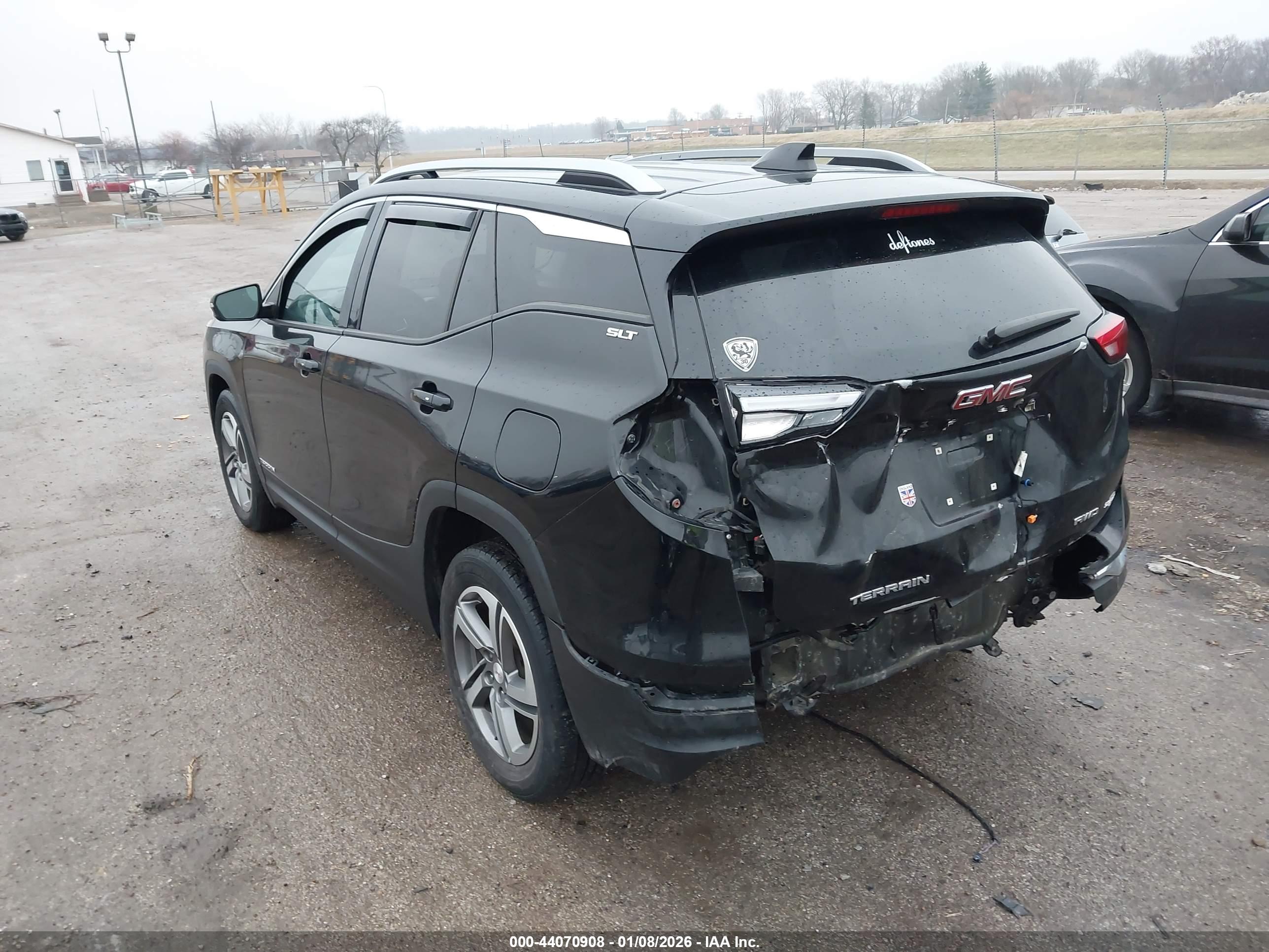 GMC TERRAIN image 3