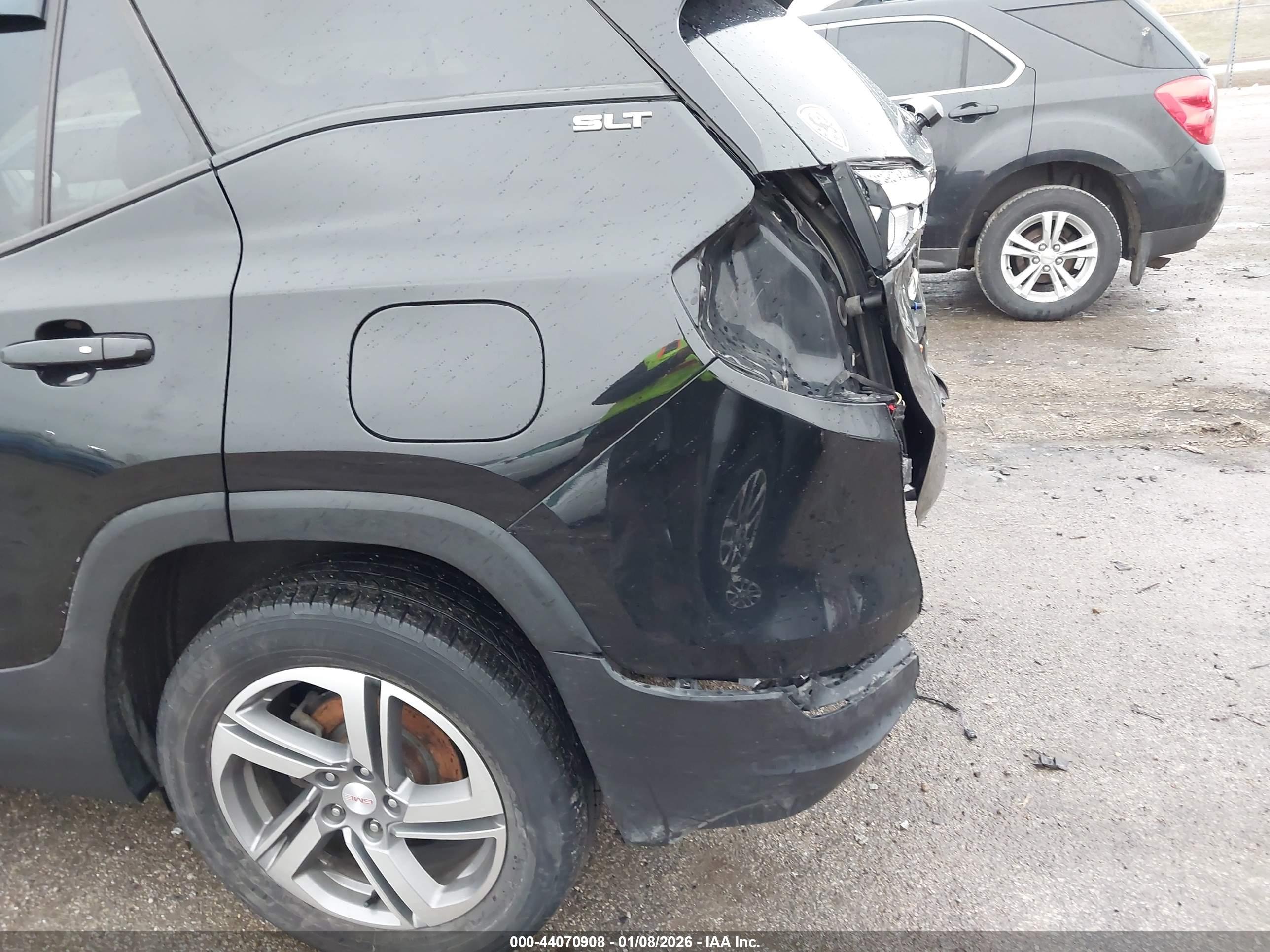 GMC TERRAIN image 6