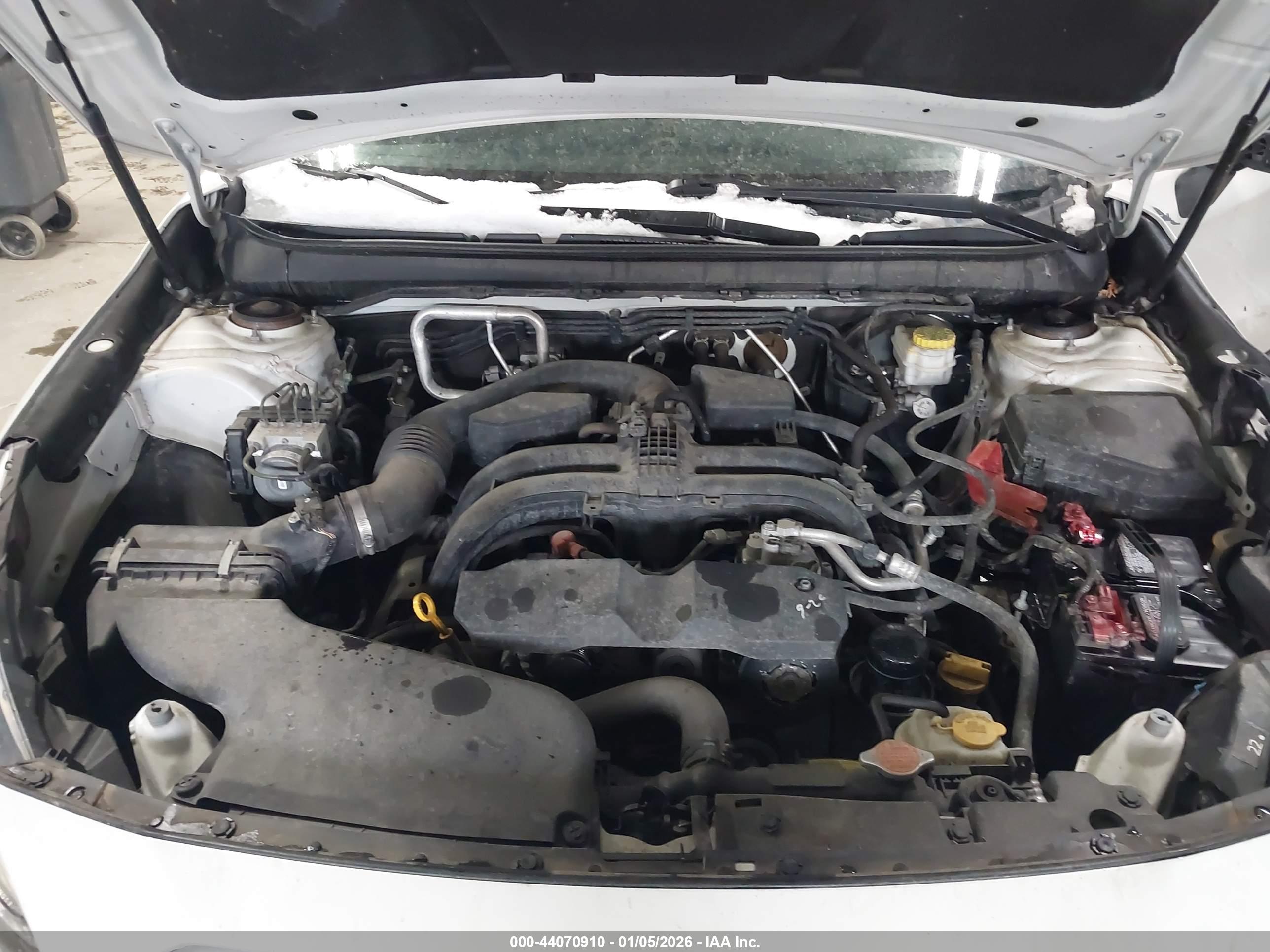 SUBARU OUTBACK image 10