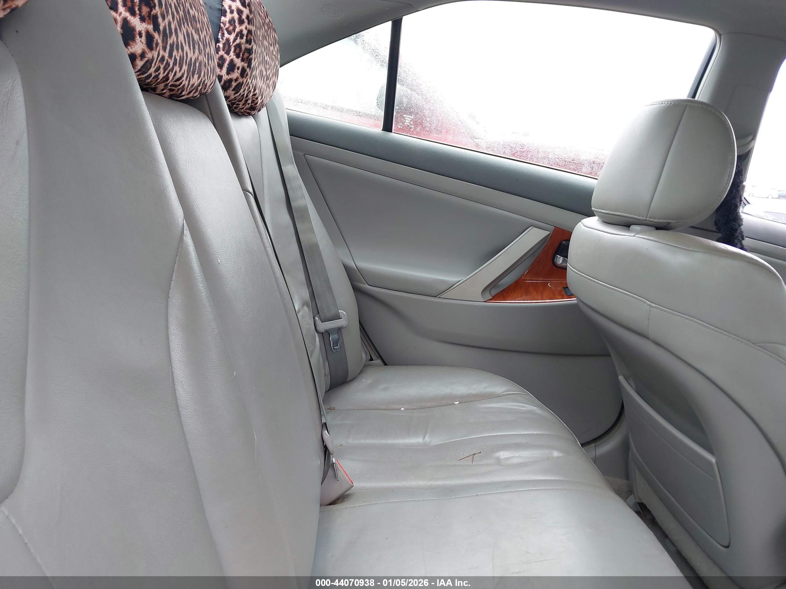 TOYOTA CAMRY image 8