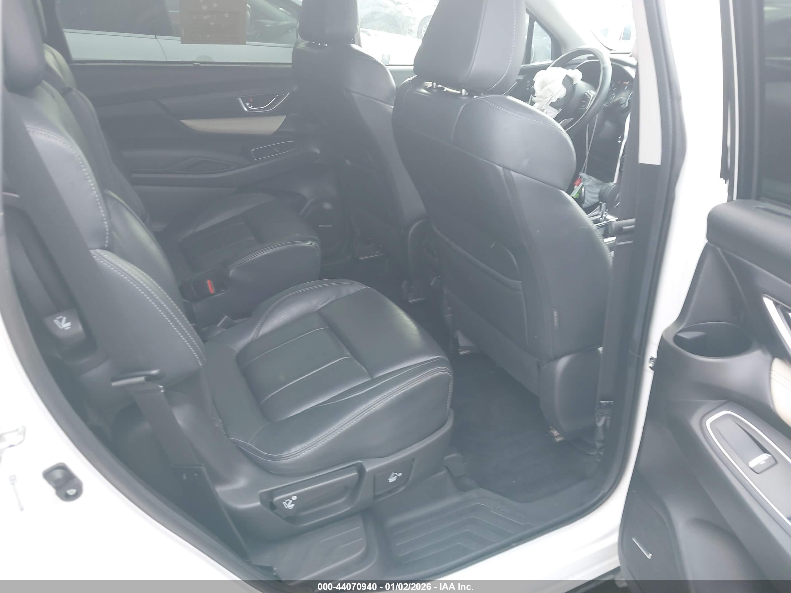 SUBARU ASCENT image 8