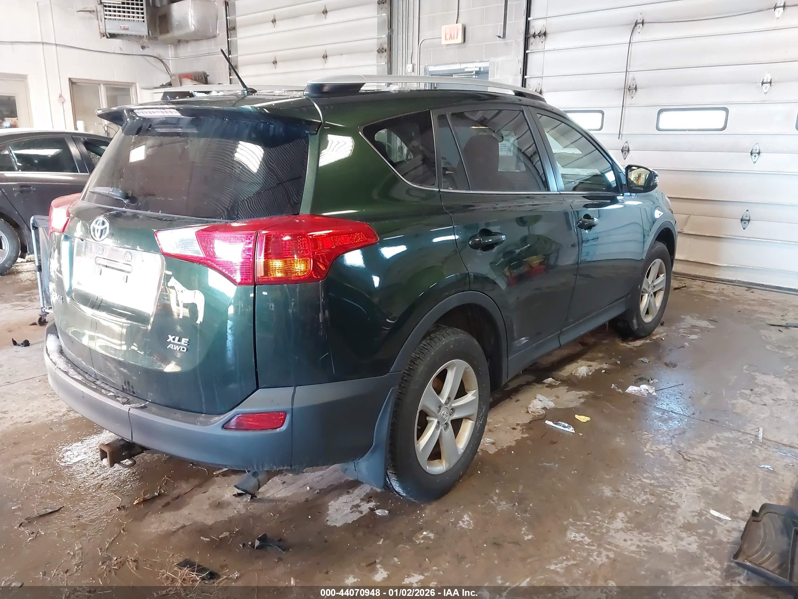 TOYOTA RAV4 image 4