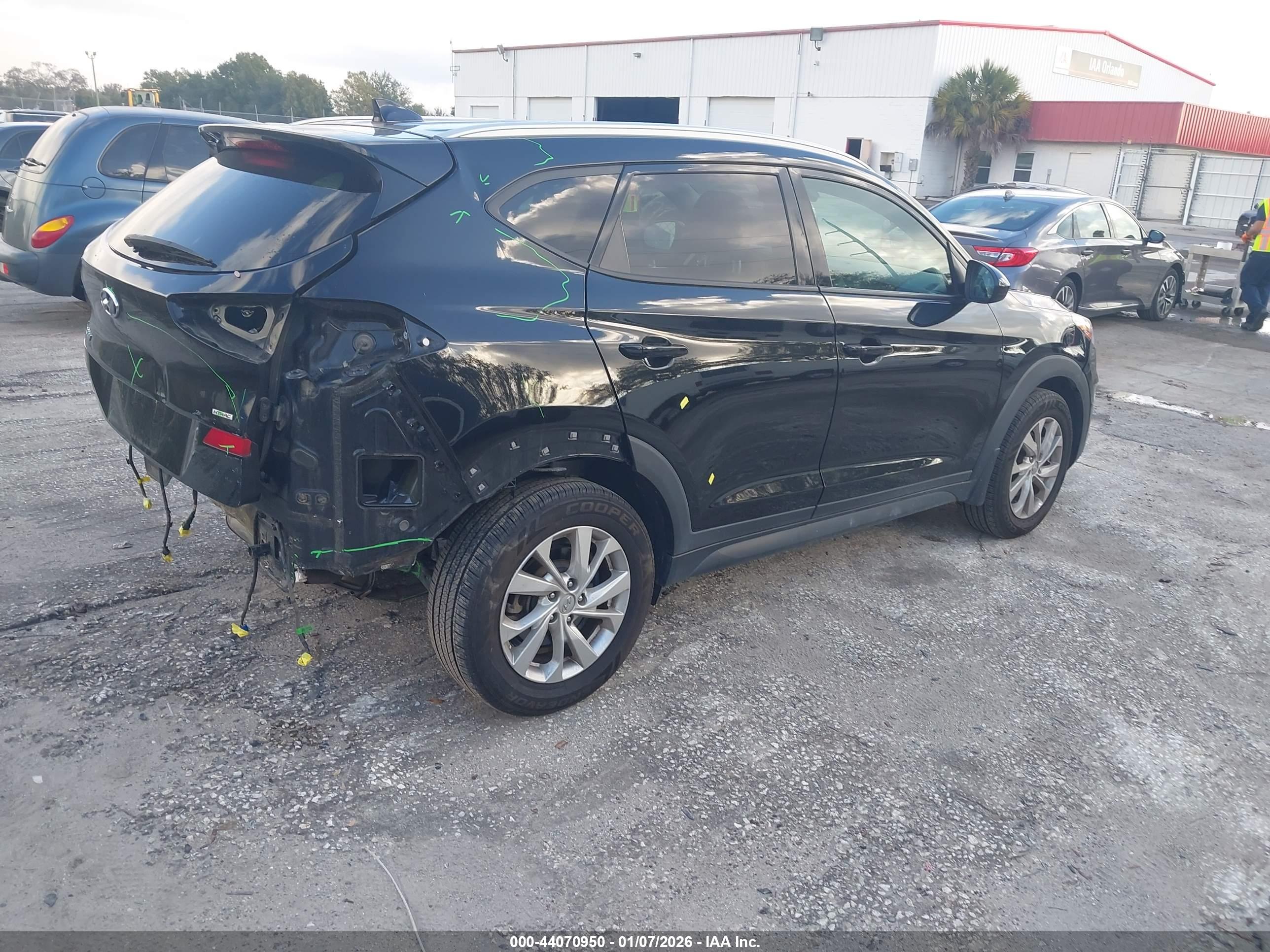 HYUNDAI TUCSON image 4
