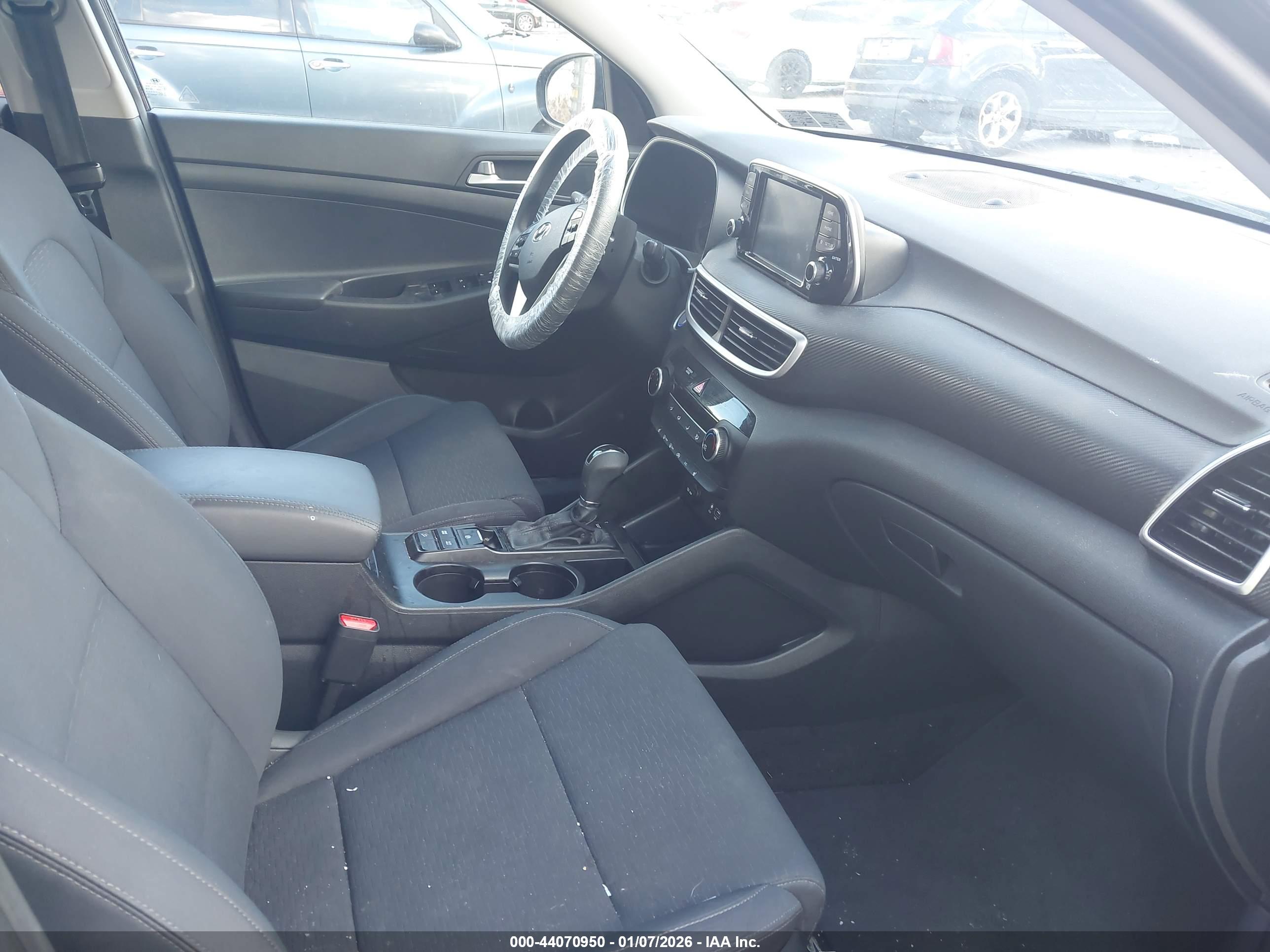 HYUNDAI TUCSON image 5