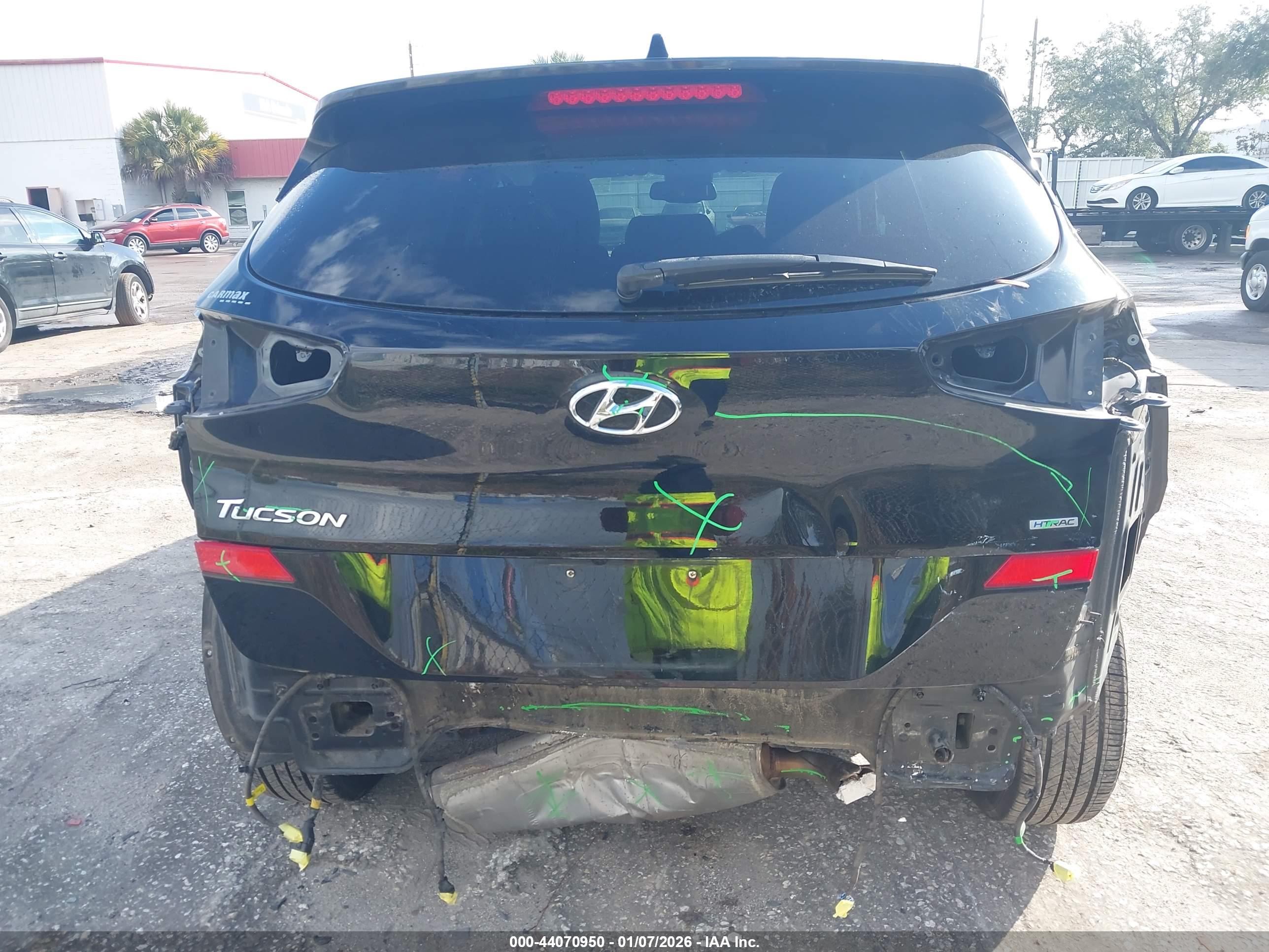 HYUNDAI TUCSON image 6
