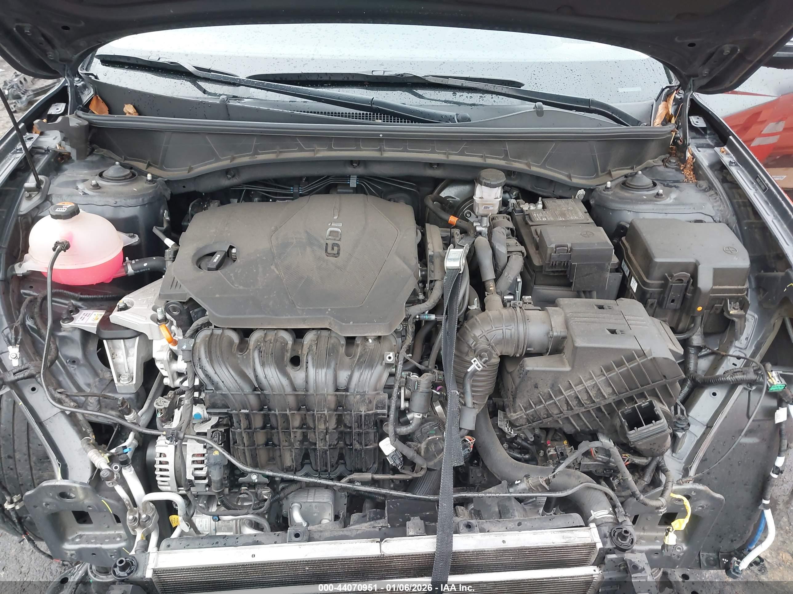 HYUNDAI TUCSON image 10