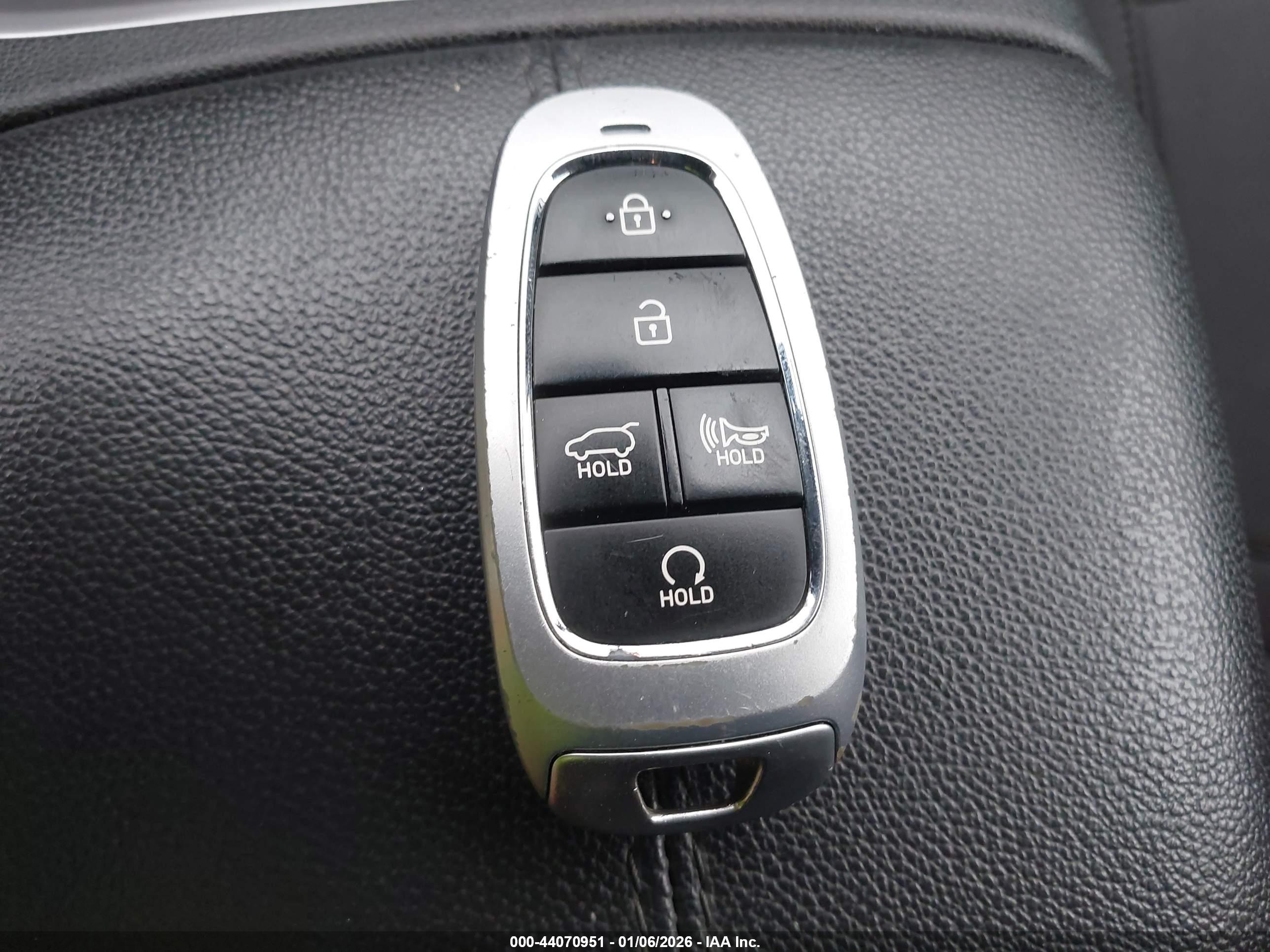 HYUNDAI TUCSON image 11