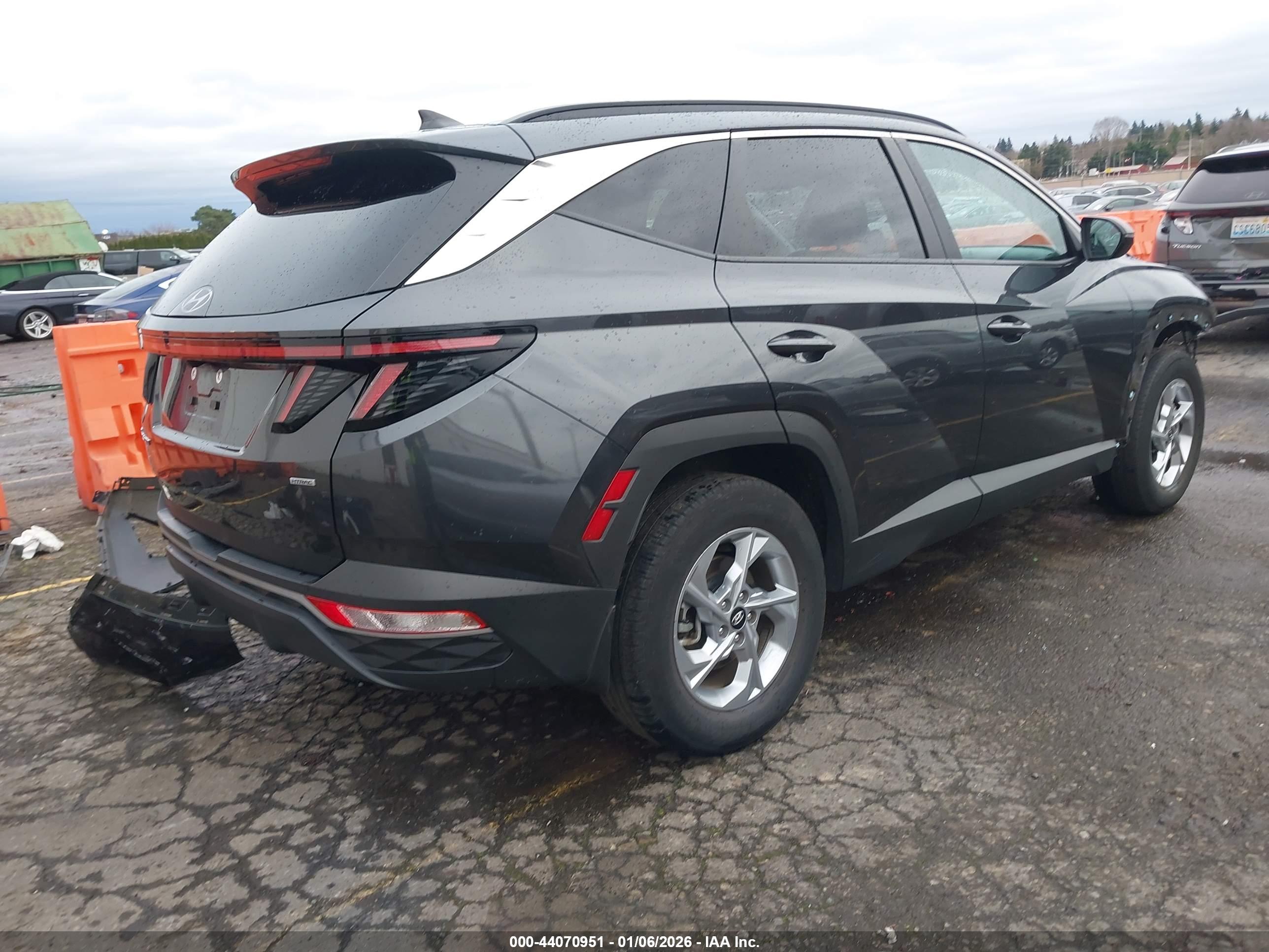 HYUNDAI TUCSON image 4