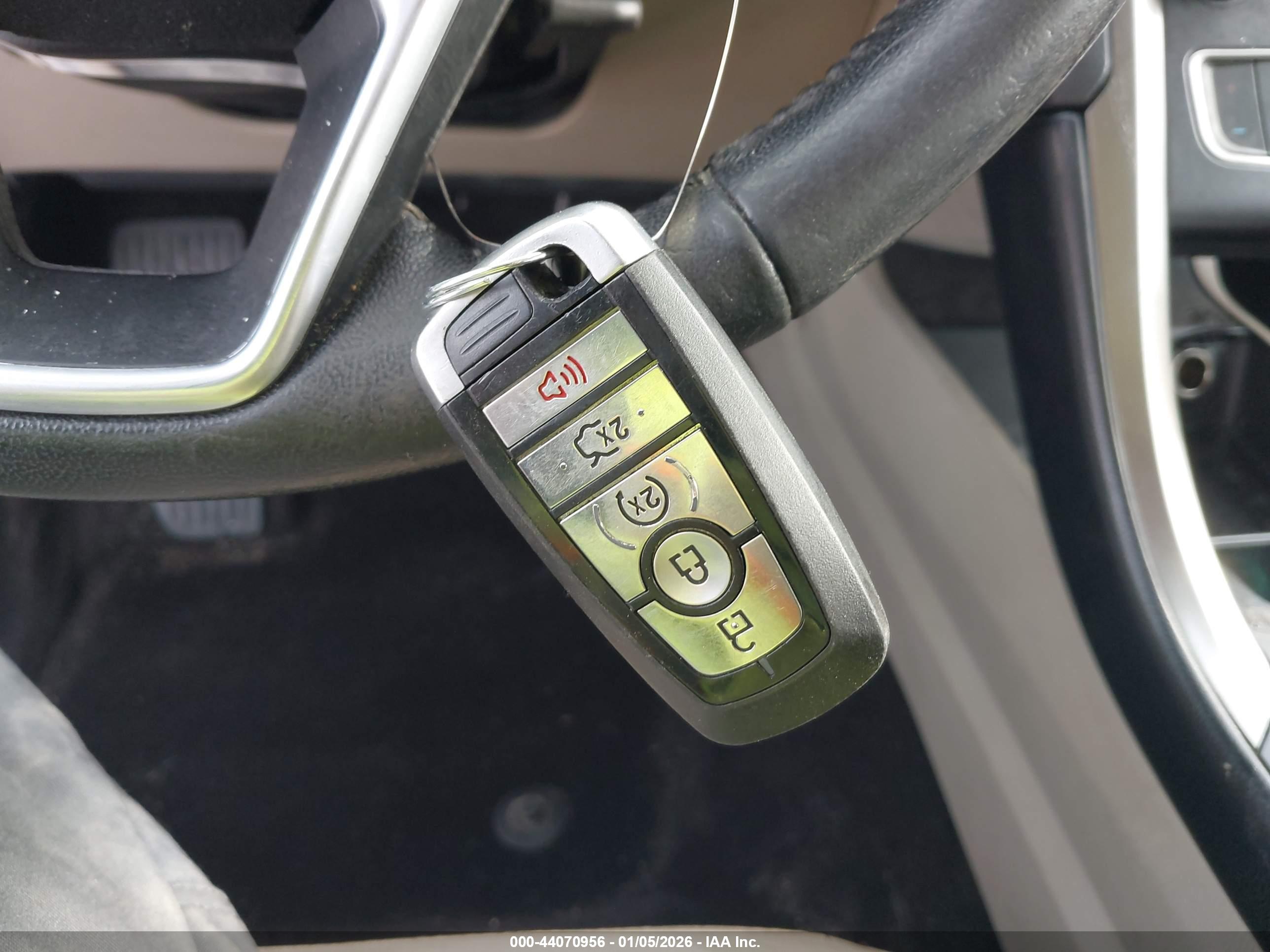 FORD FUSION image 11