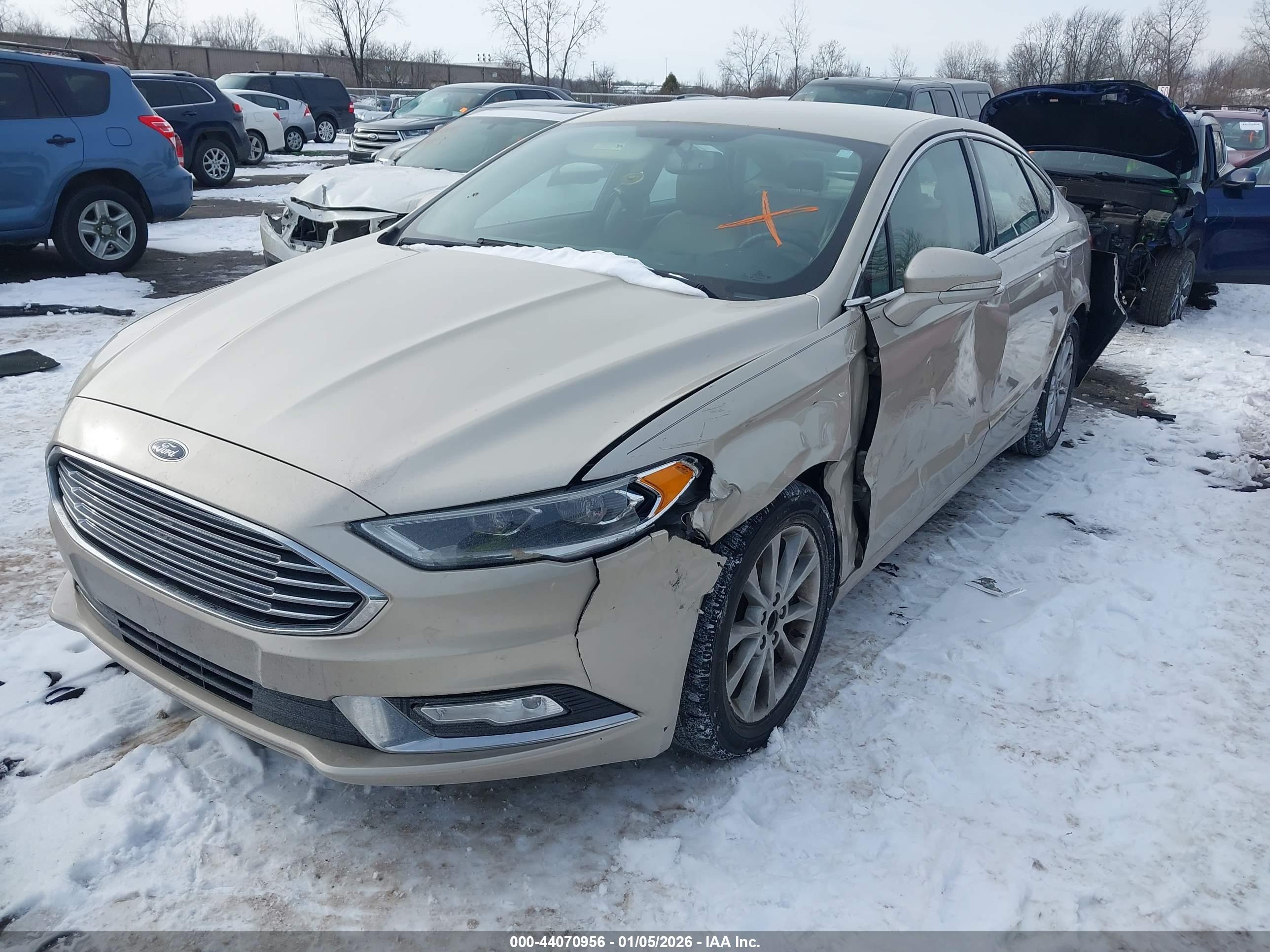 FORD FUSION image 2