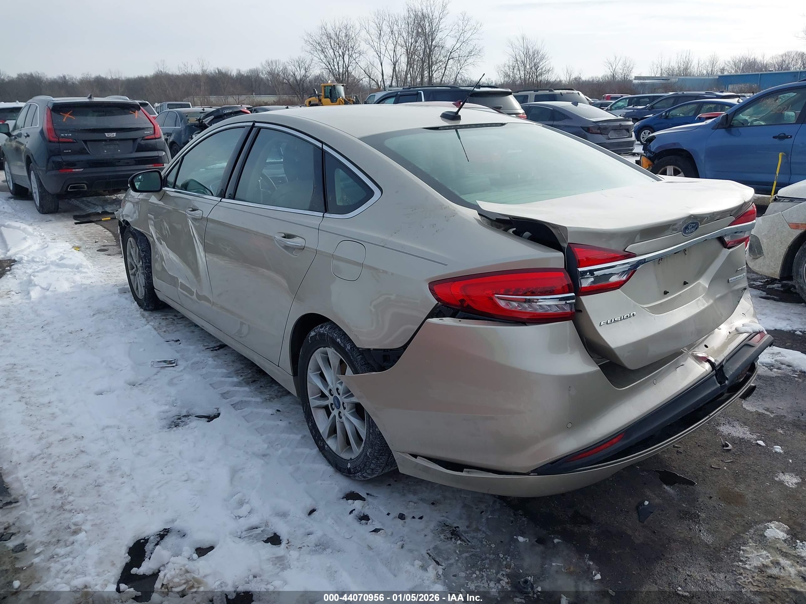 FORD FUSION image 3
