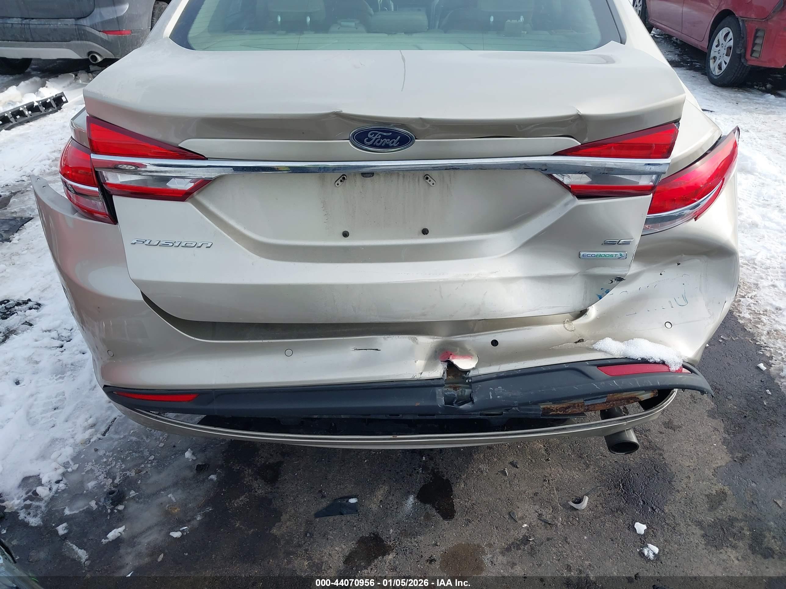 FORD FUSION image 6