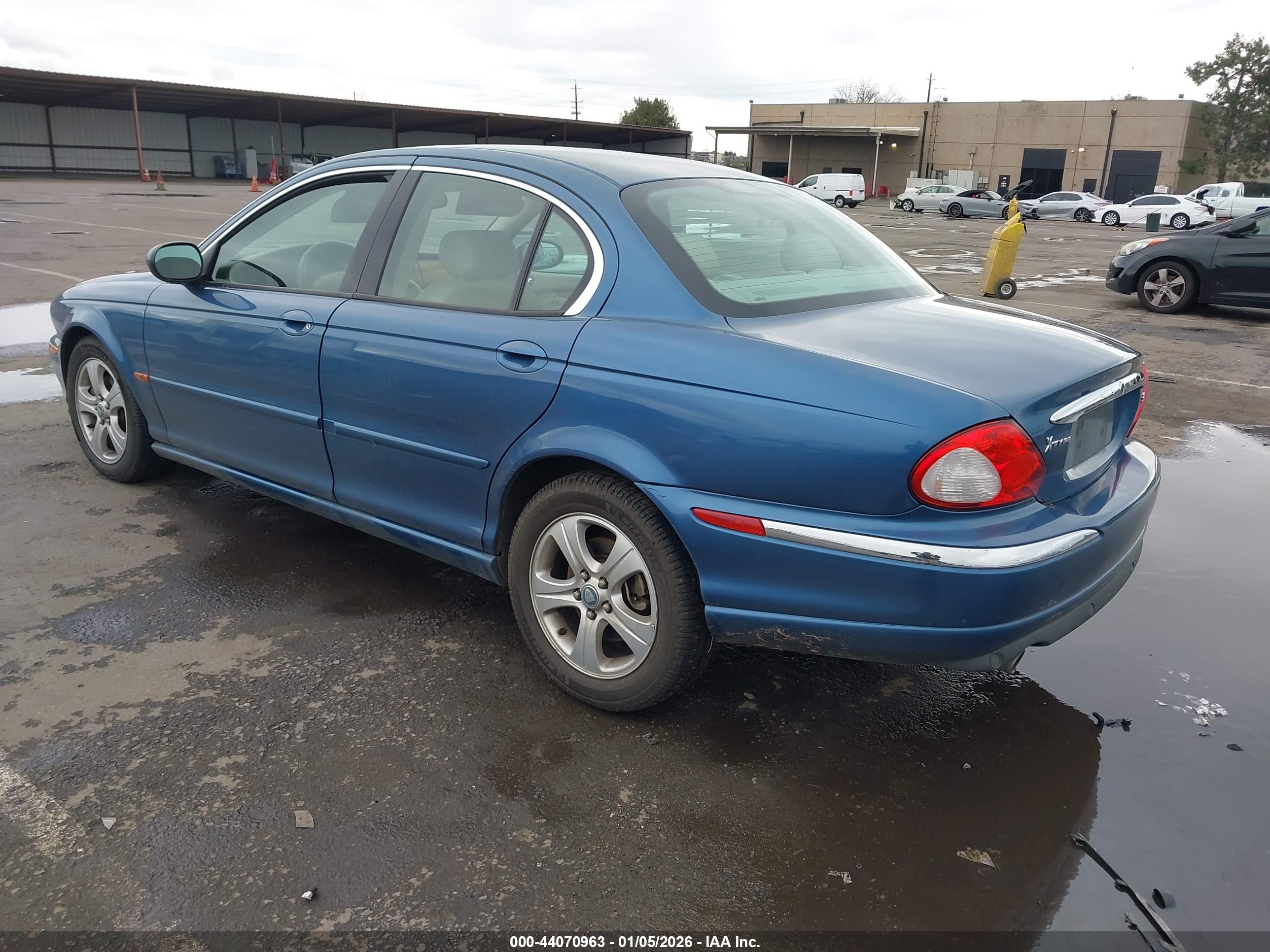 JAGUAR X-TYPE image 3
