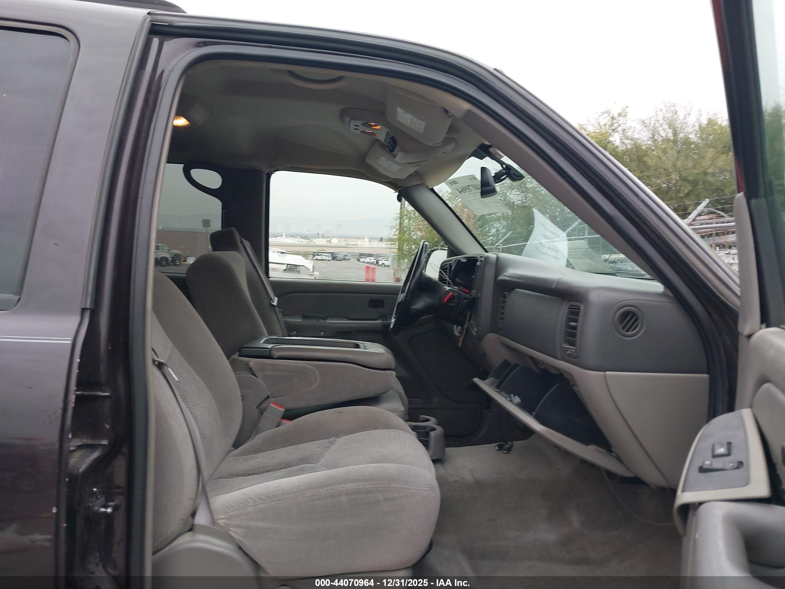 CHEVROLET TAHOE image 5