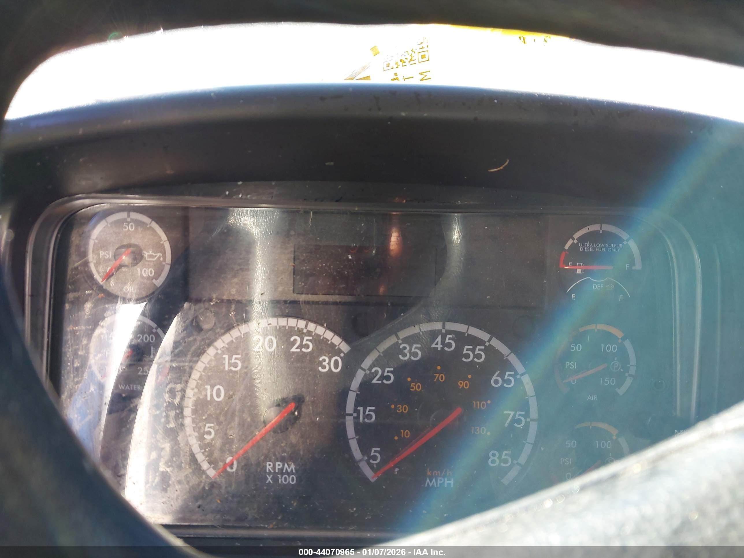 FREIGHTLINER M2 image 6