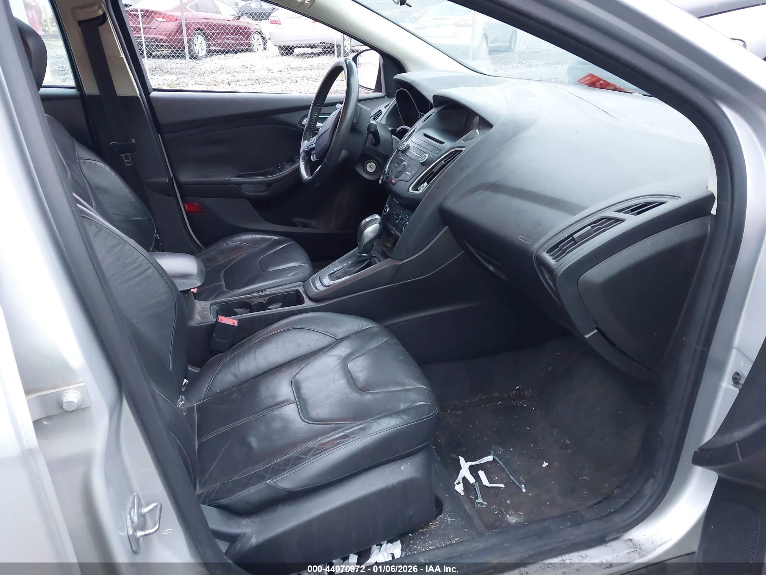 FORD FOCUS image 5