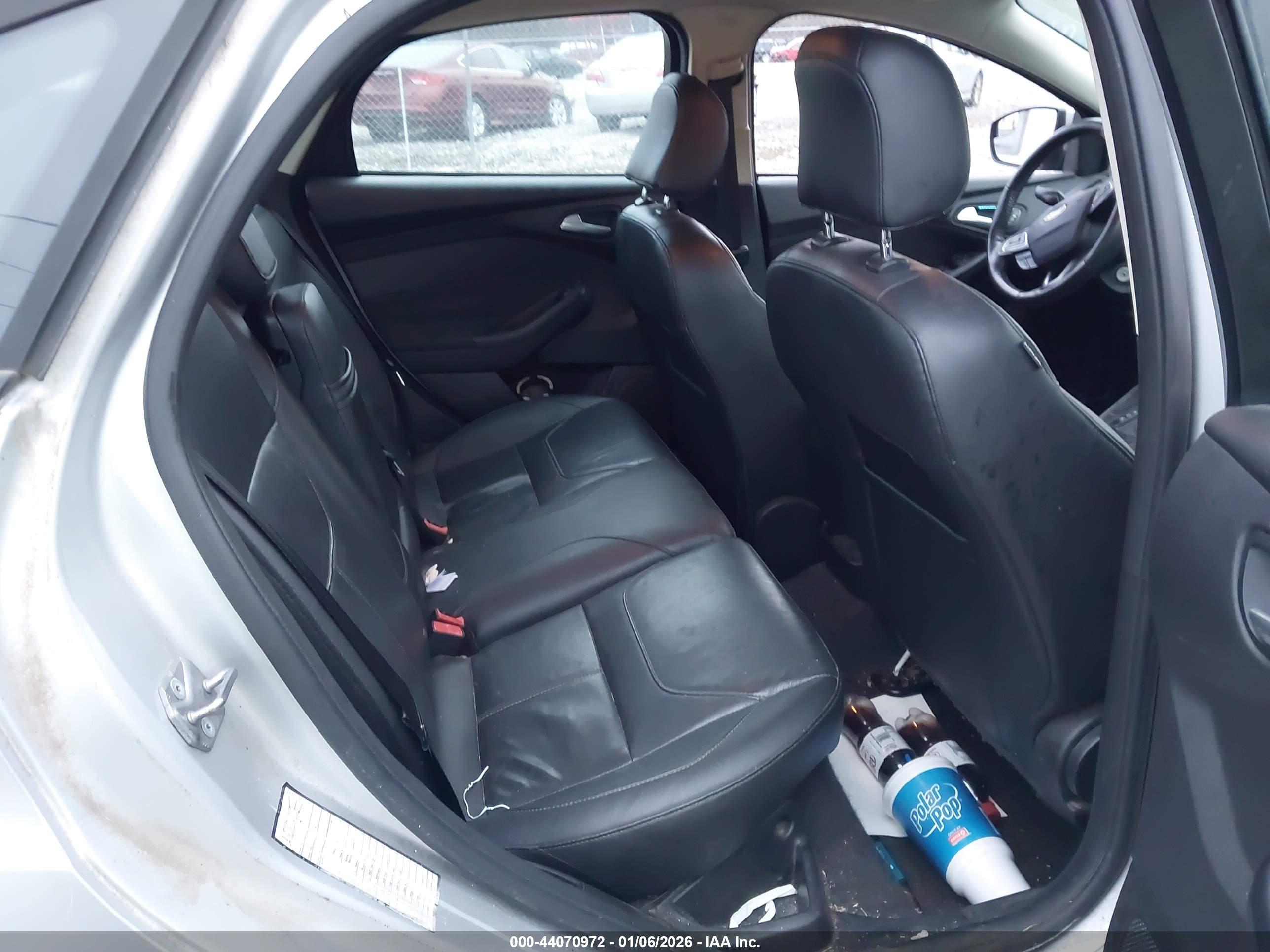 FORD FOCUS image 8