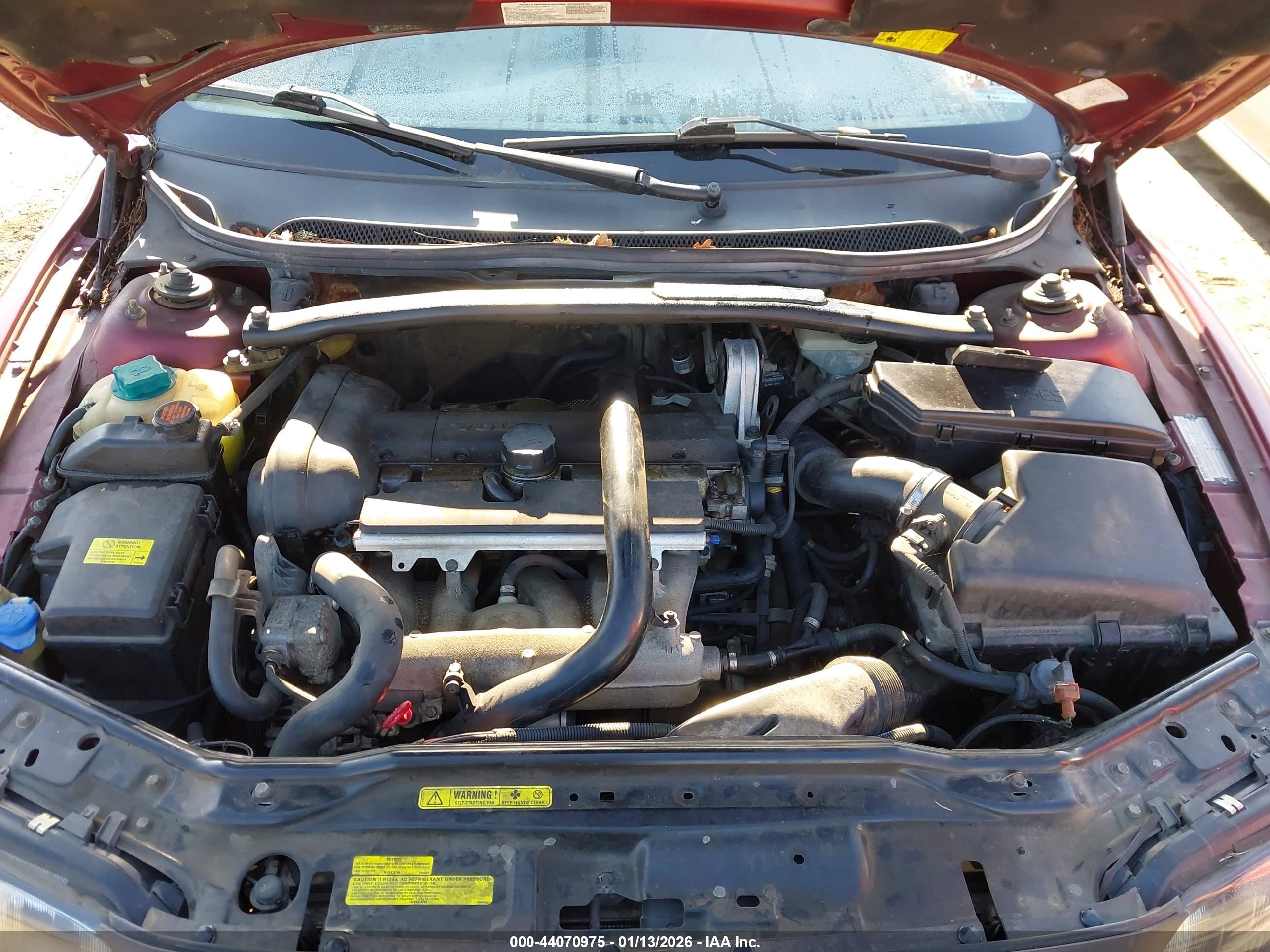 VOLVO XC70 image 10