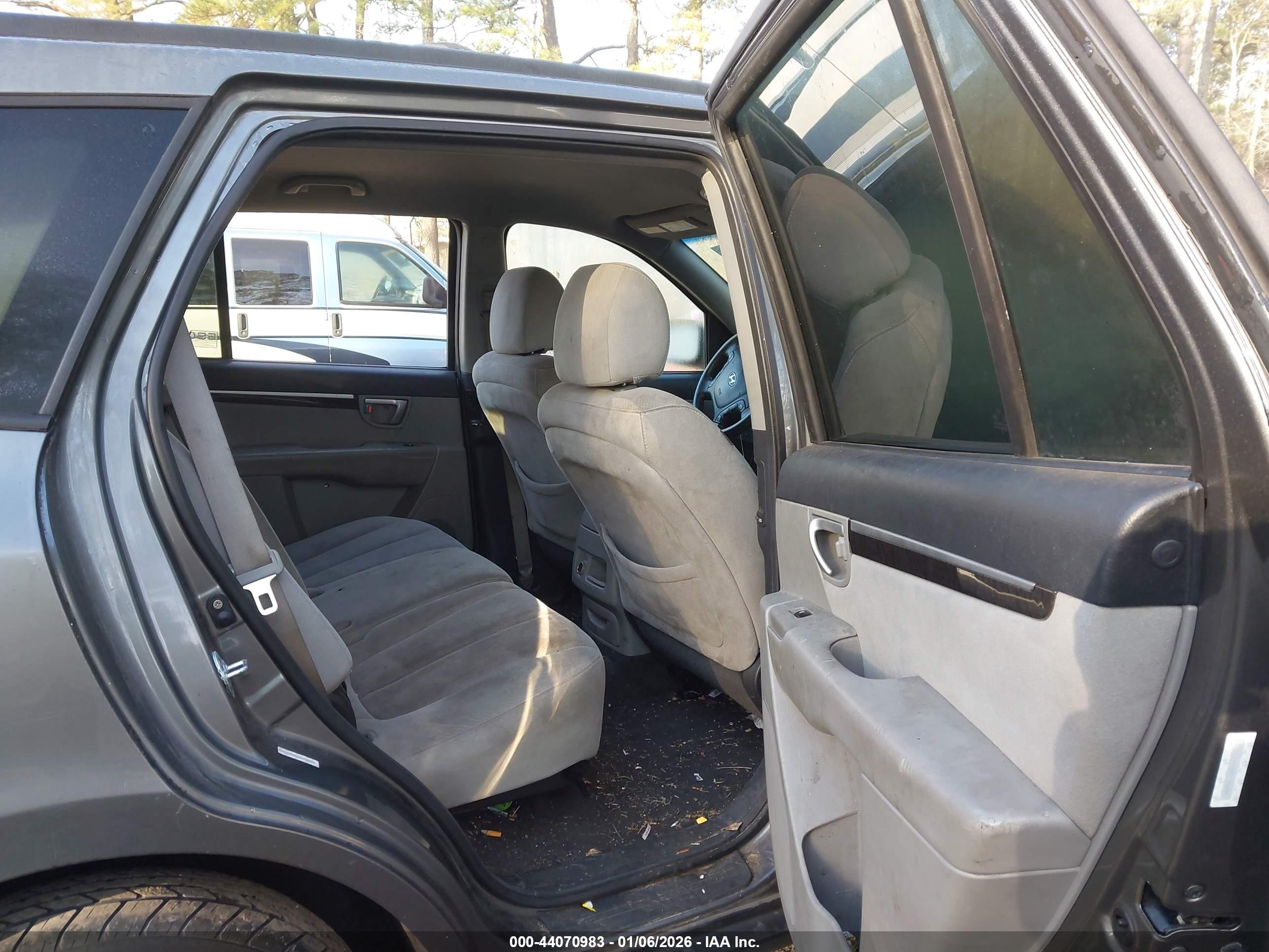 HYUNDAI SANTA image 8