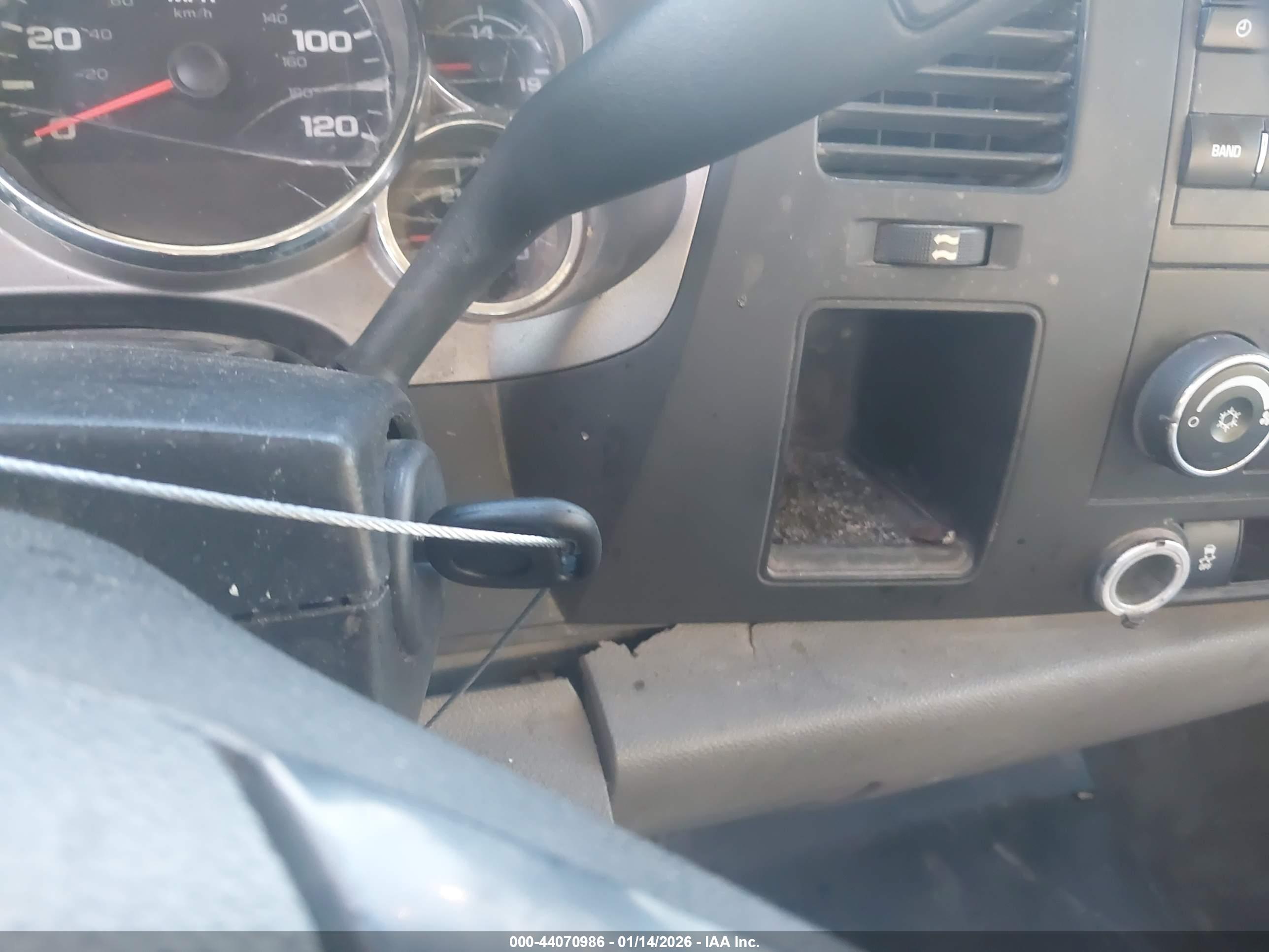 CHEVROLET SILVERADO image 11