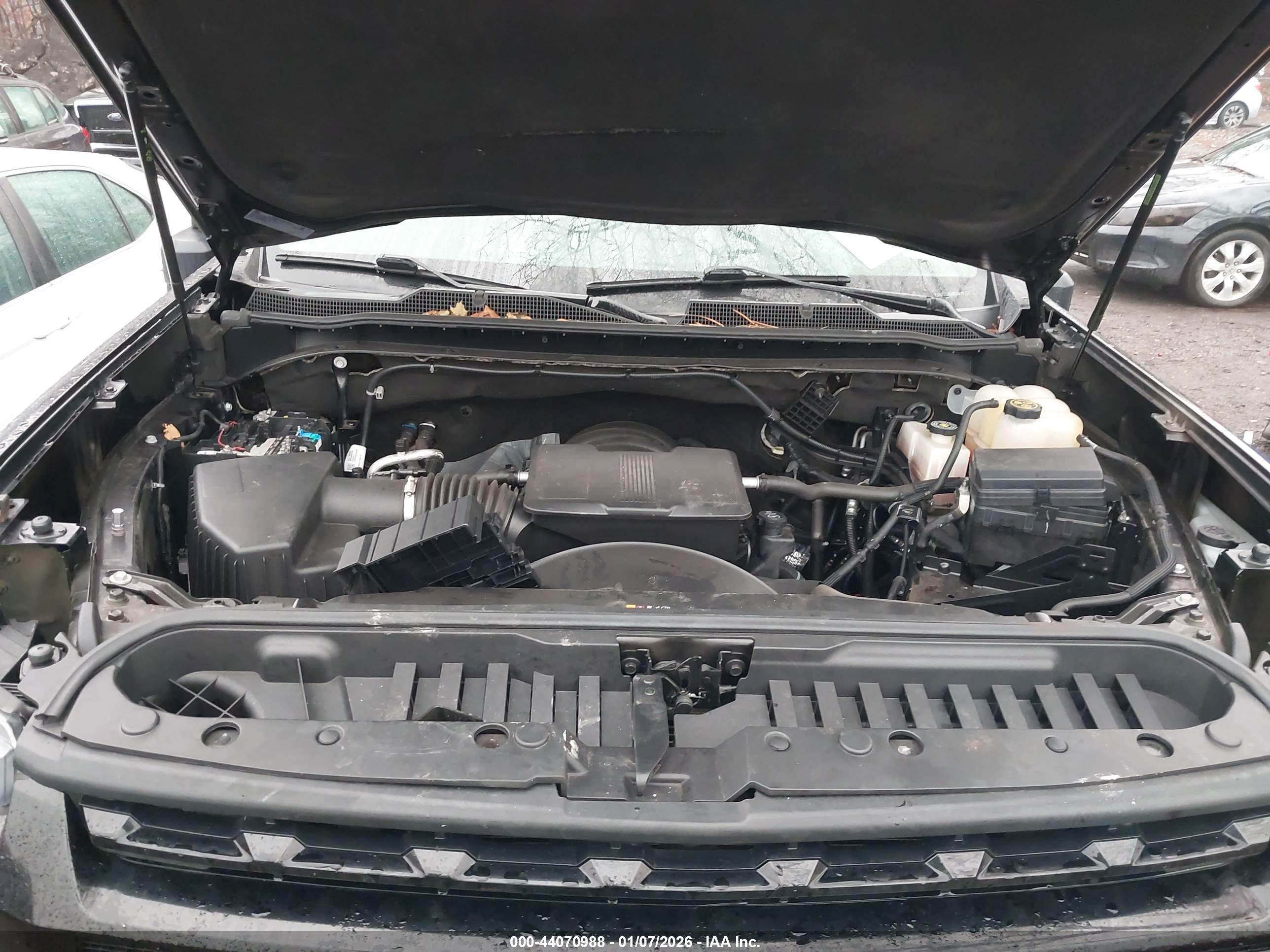 CHEVROLET SILVERADO image 10