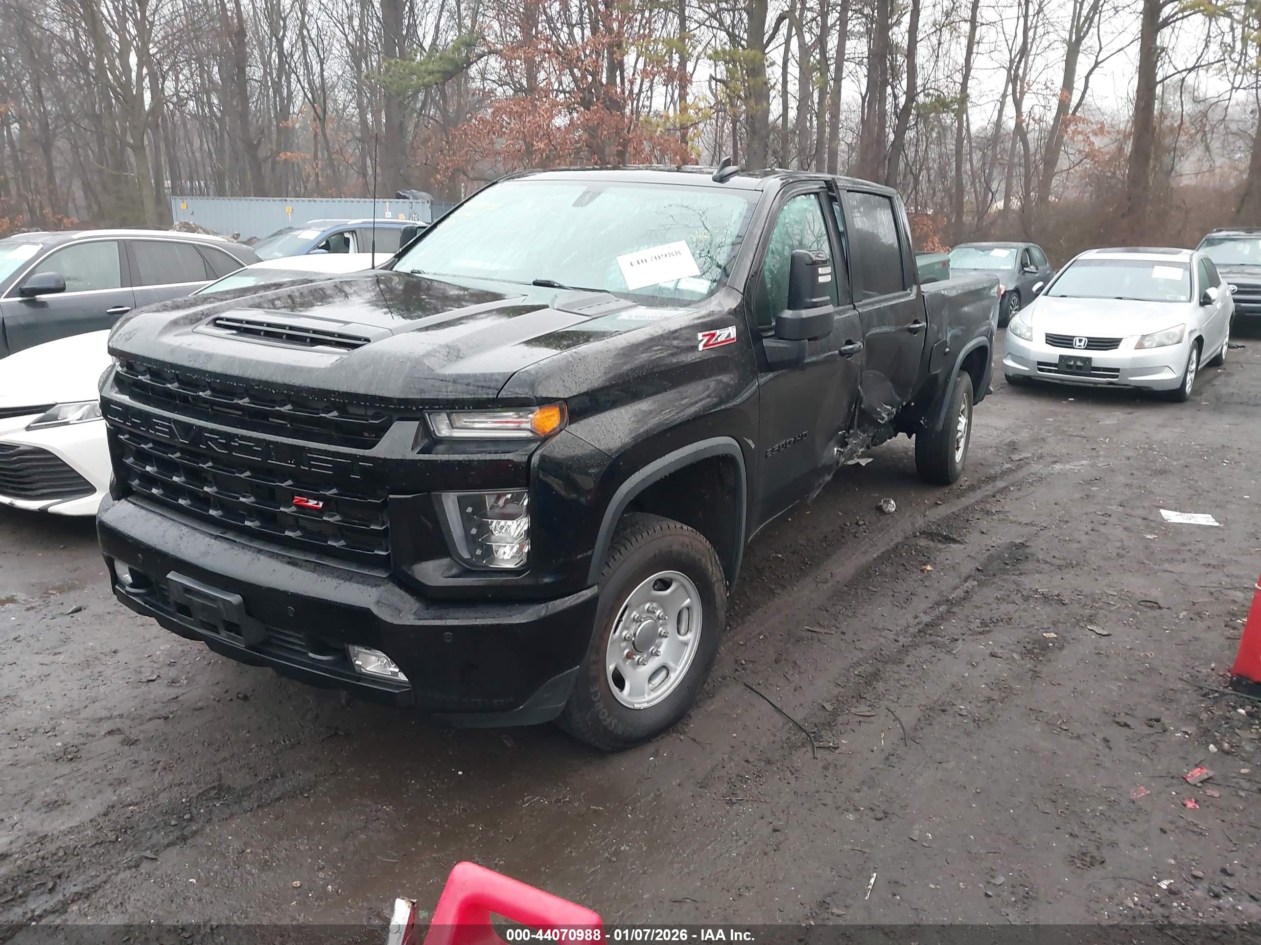 CHEVROLET SILVERADO image 2