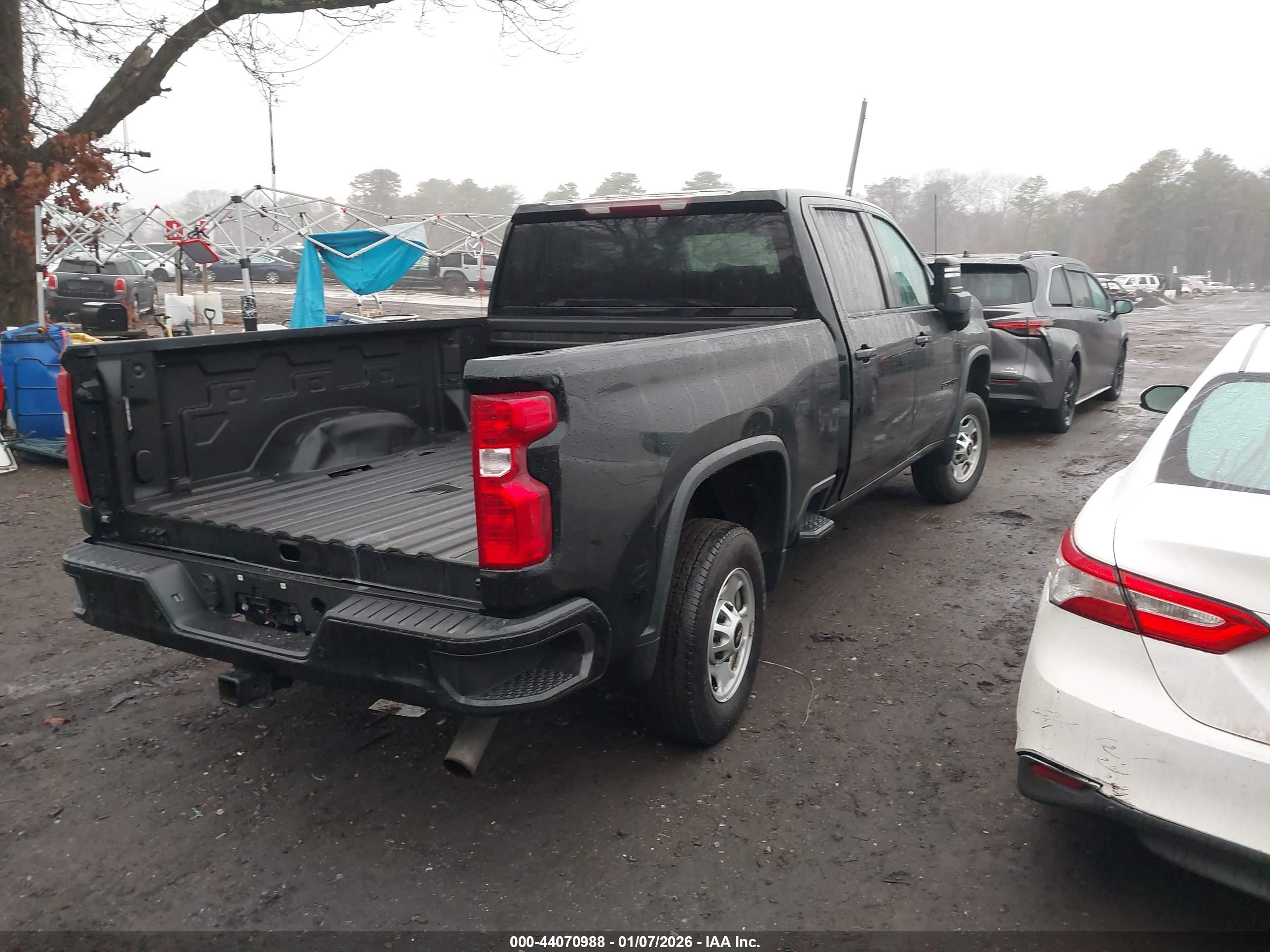 CHEVROLET SILVERADO image 4