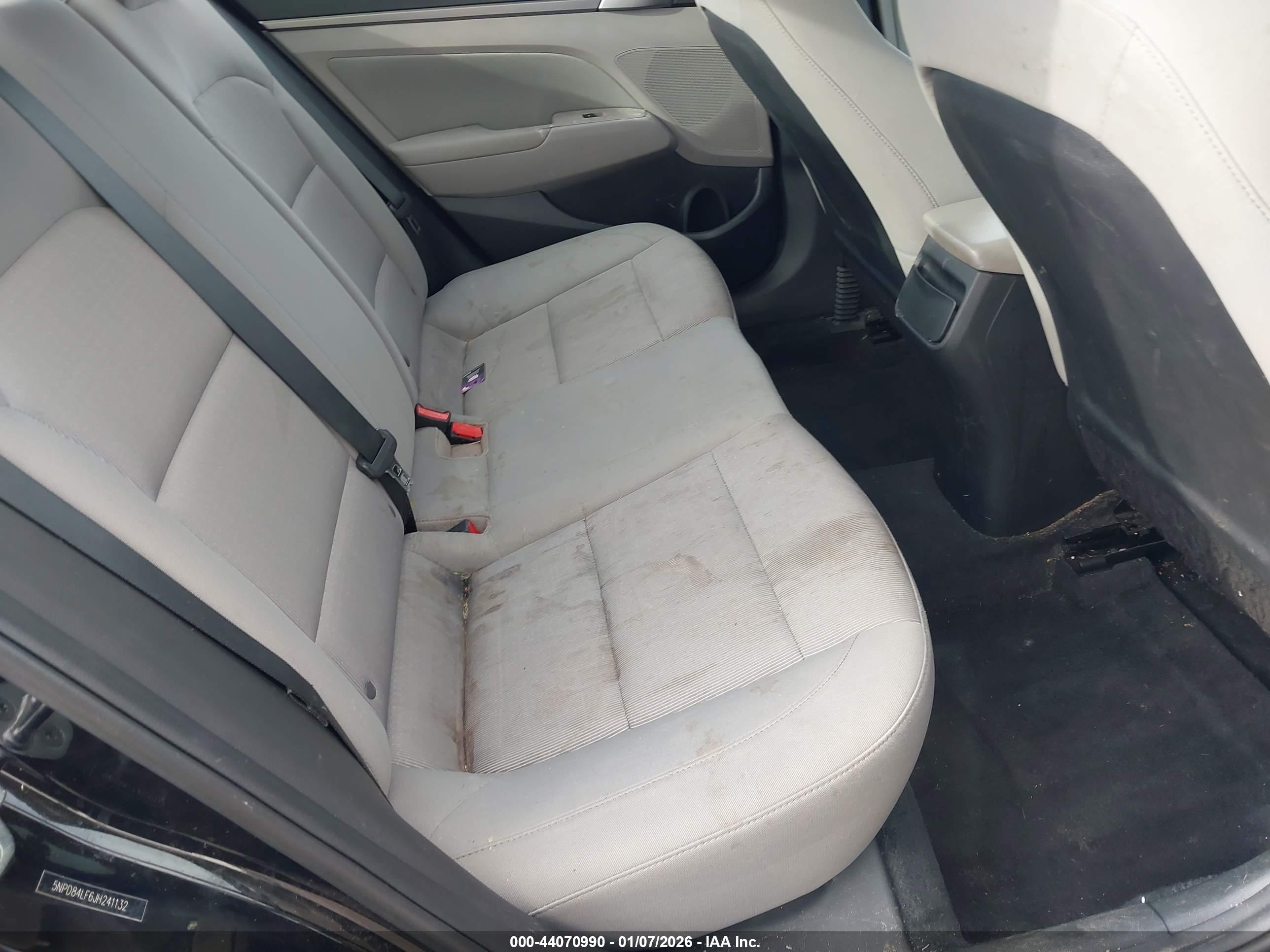 HYUNDAI ELANTRA image 8
