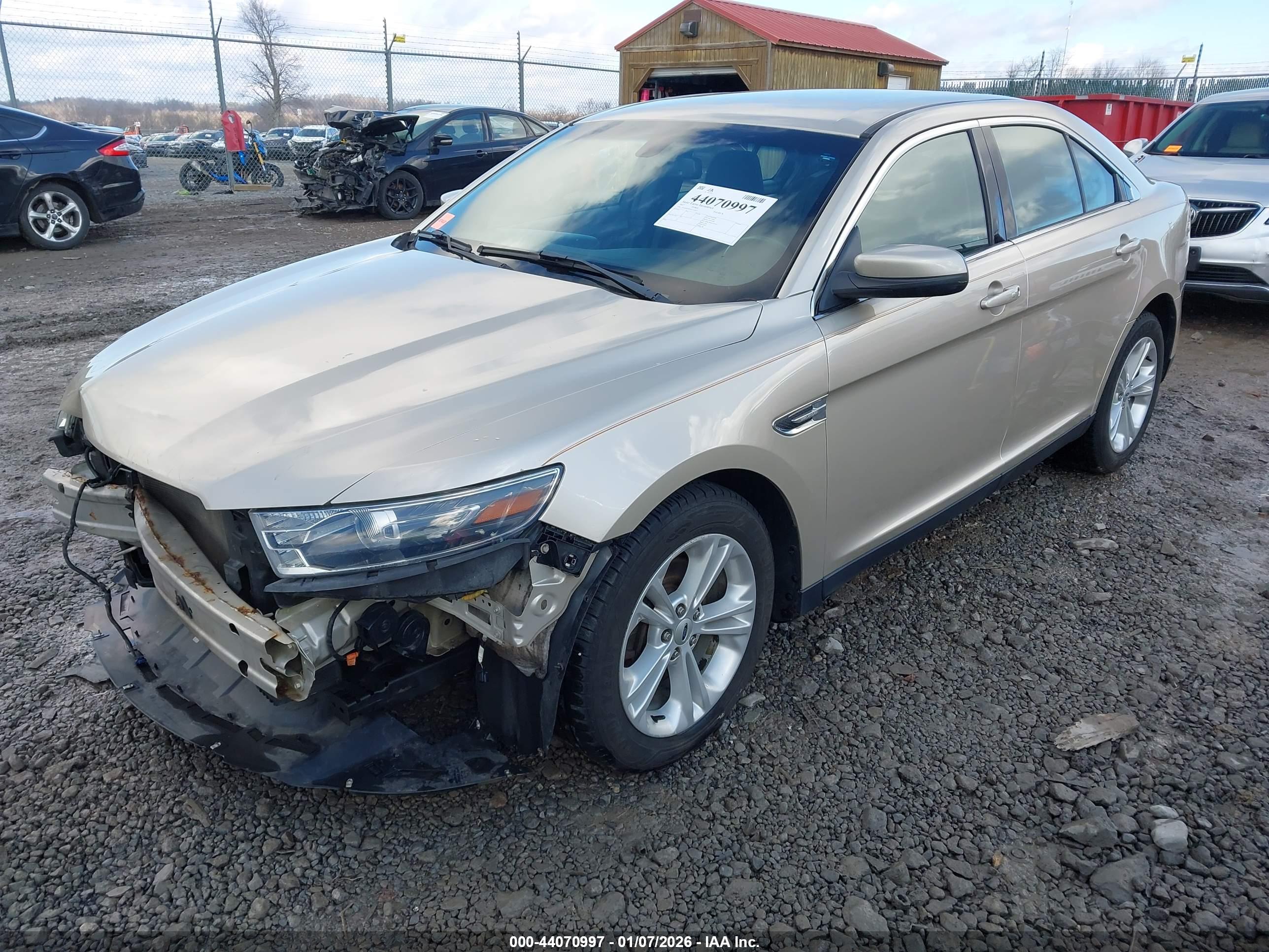 FORD TAURUS image 2