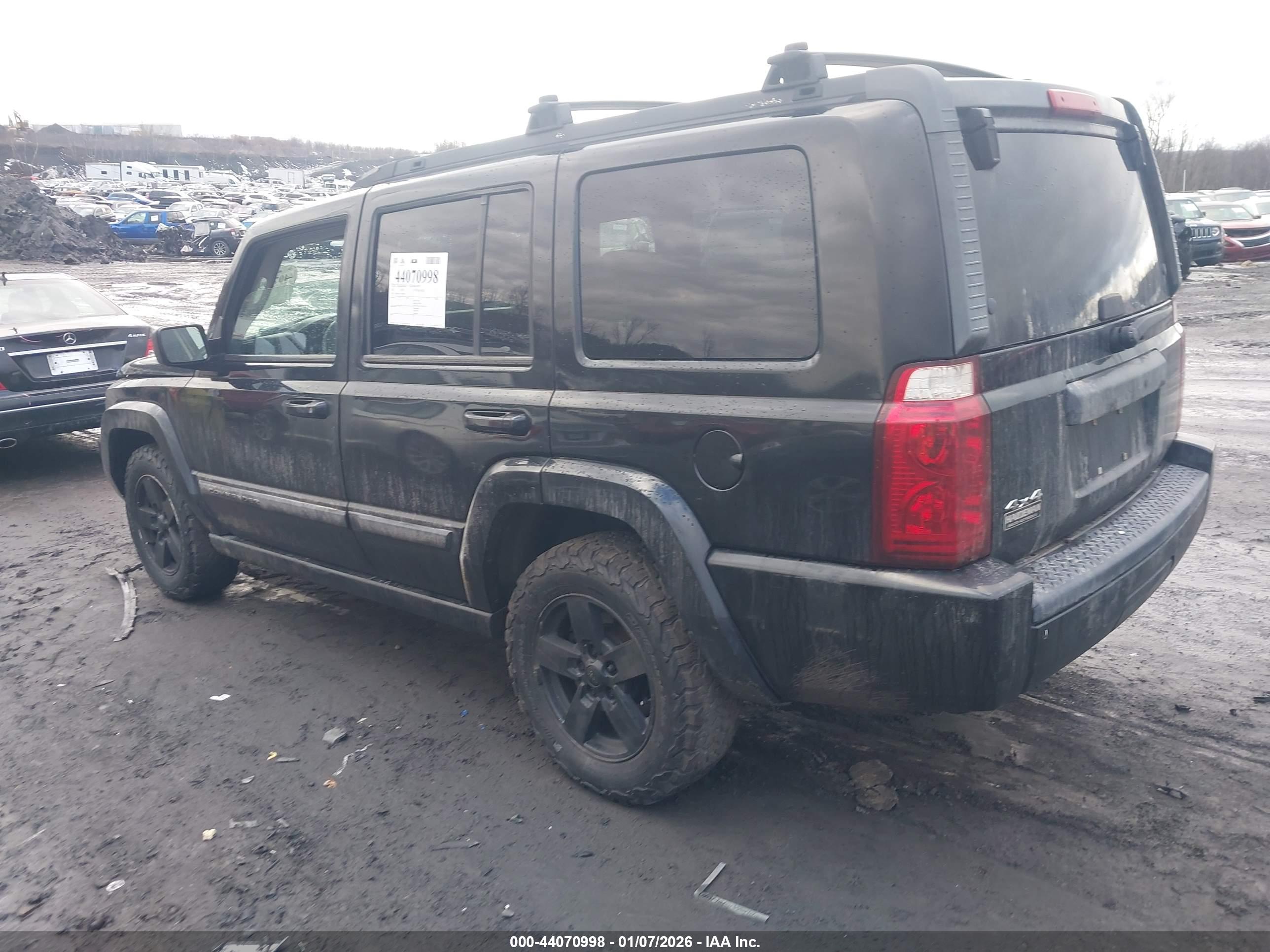 JEEP COMMANDER image 3