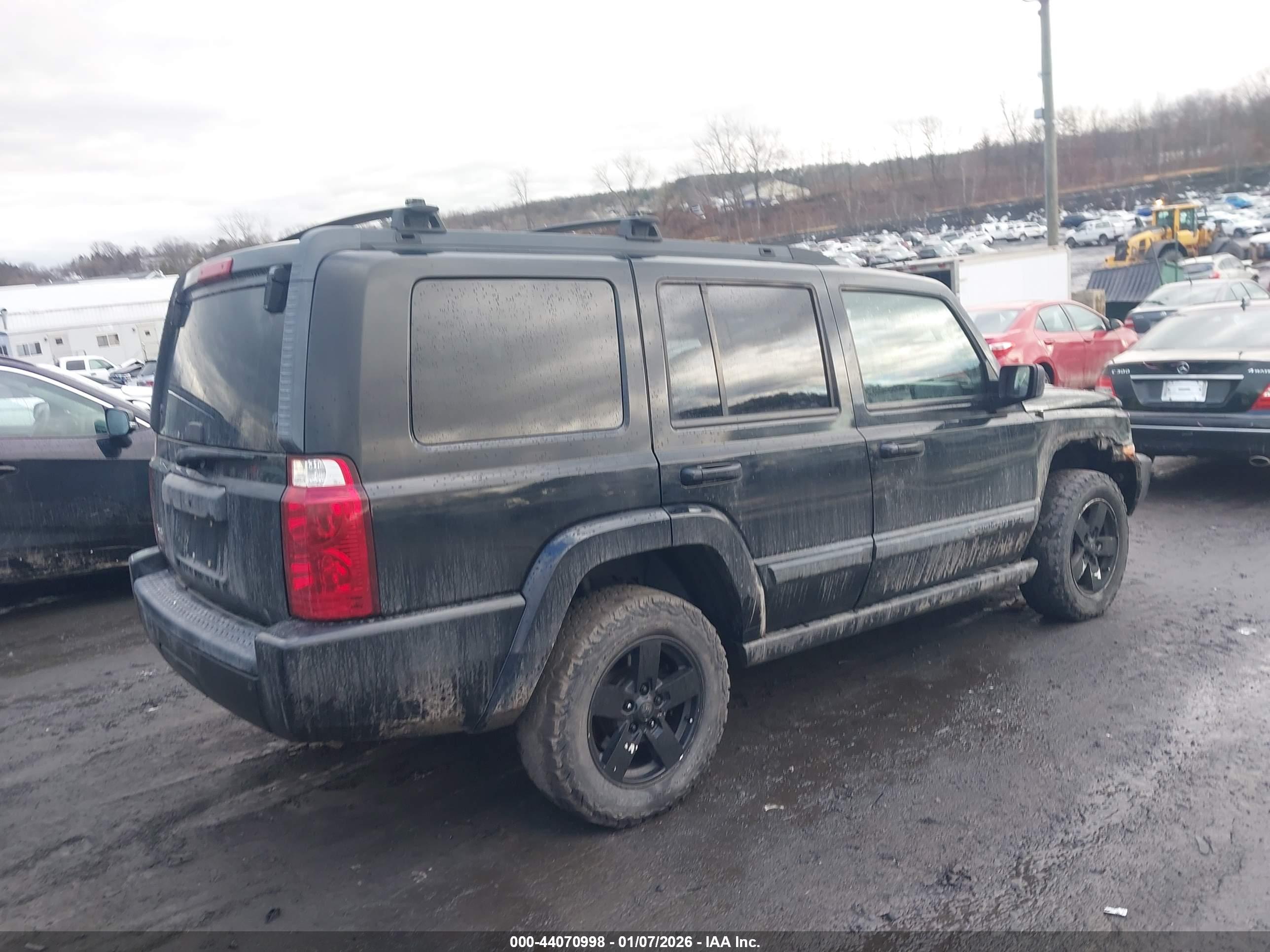 JEEP COMMANDER image 4