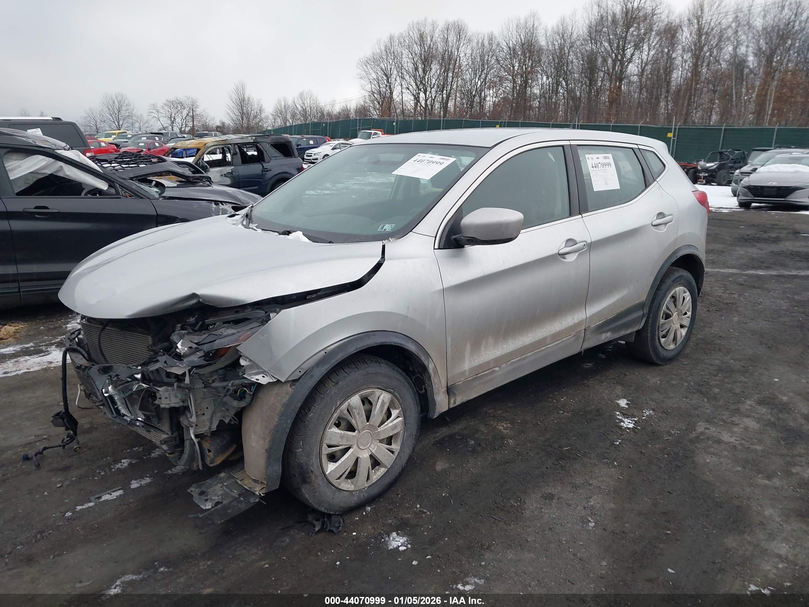 NISSAN ROGUE image 2