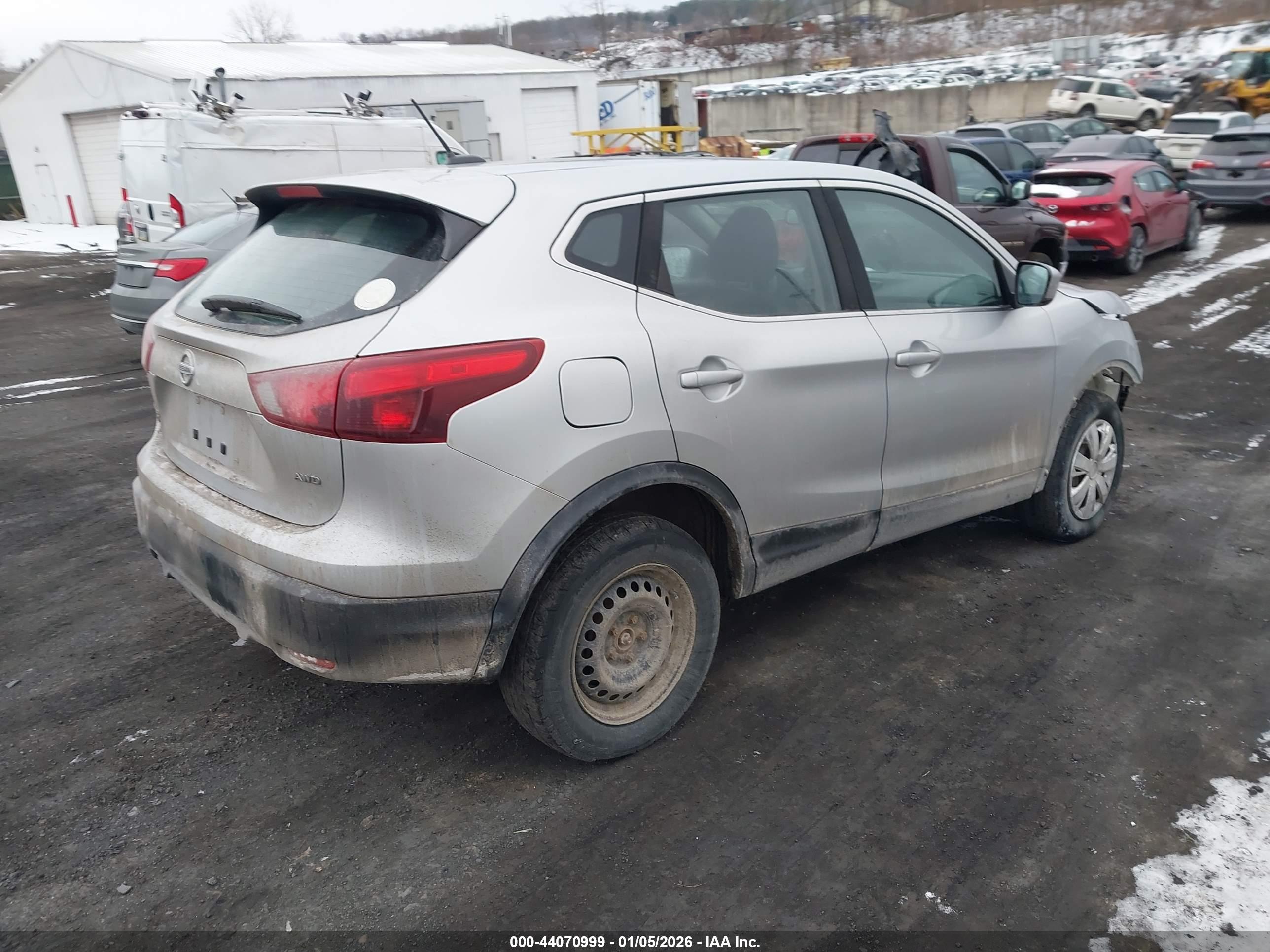 NISSAN ROGUE image 4