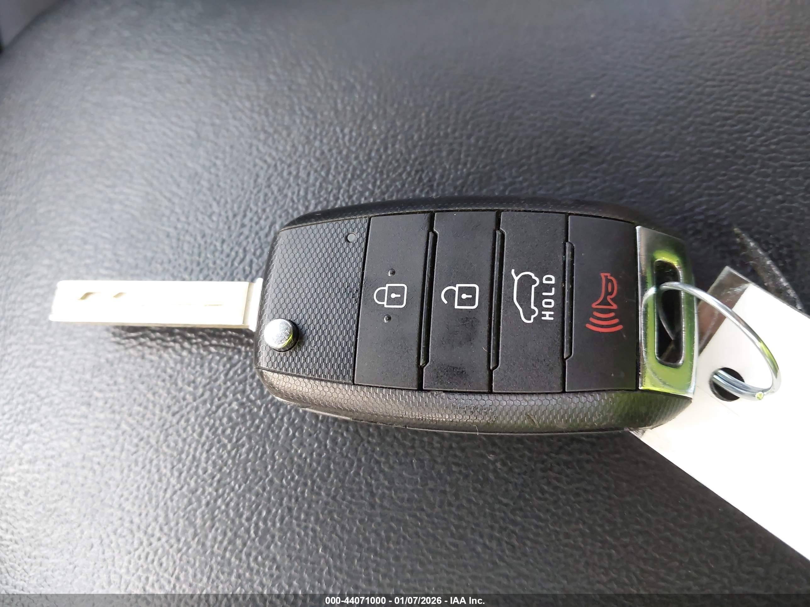 KIA SORENTO image 11