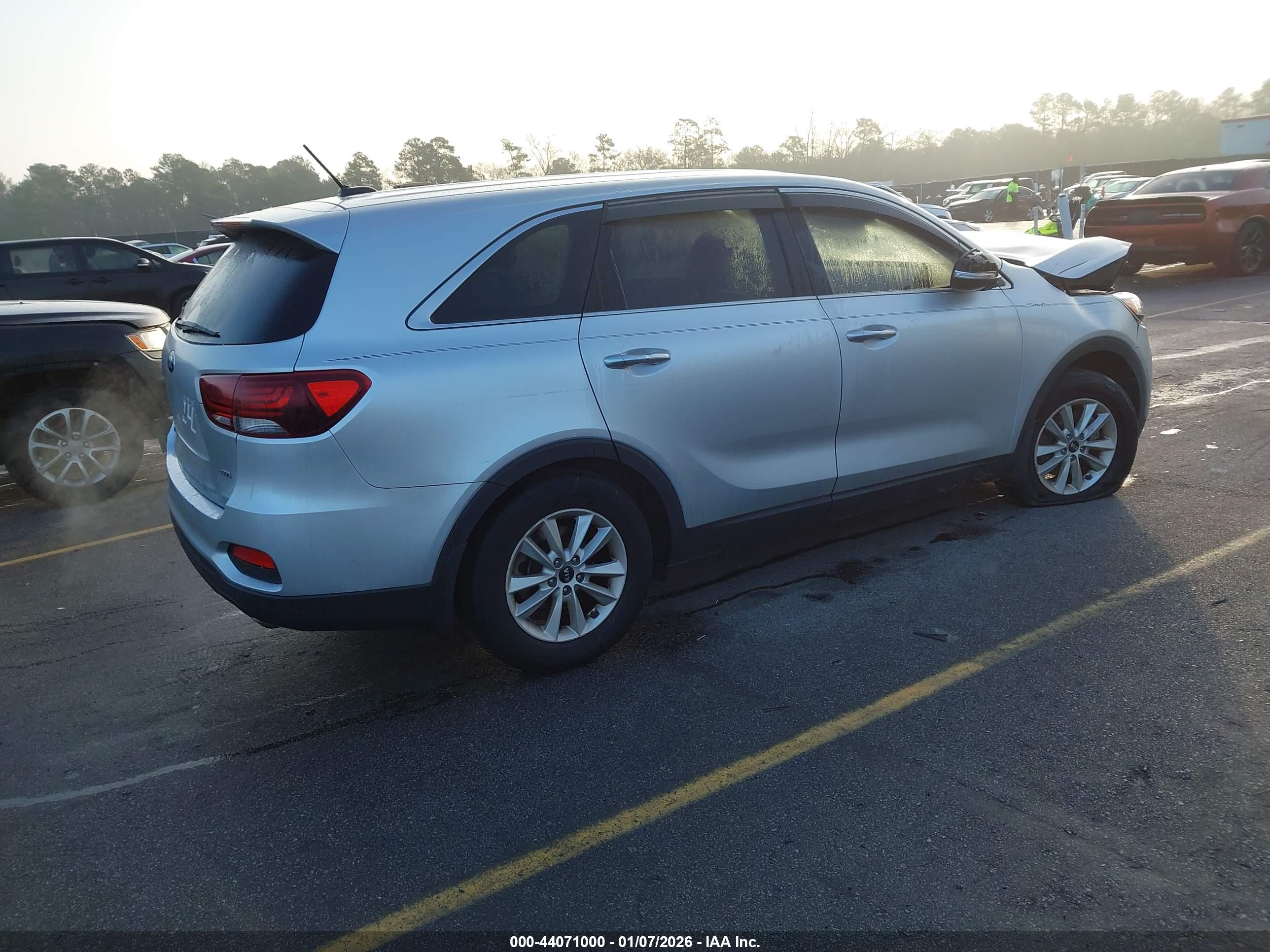 KIA SORENTO image 4