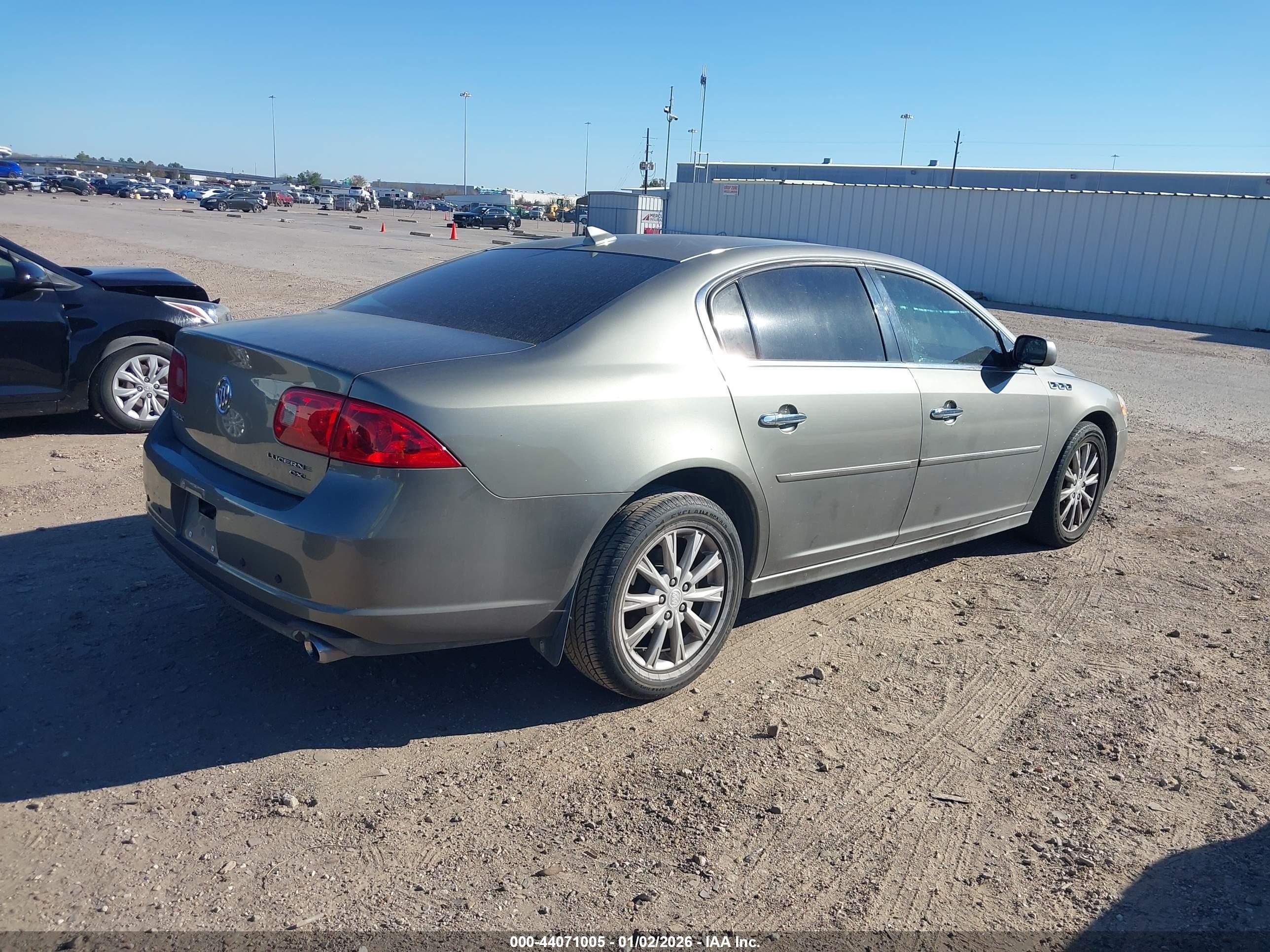 BUICK LUCERNE image 4