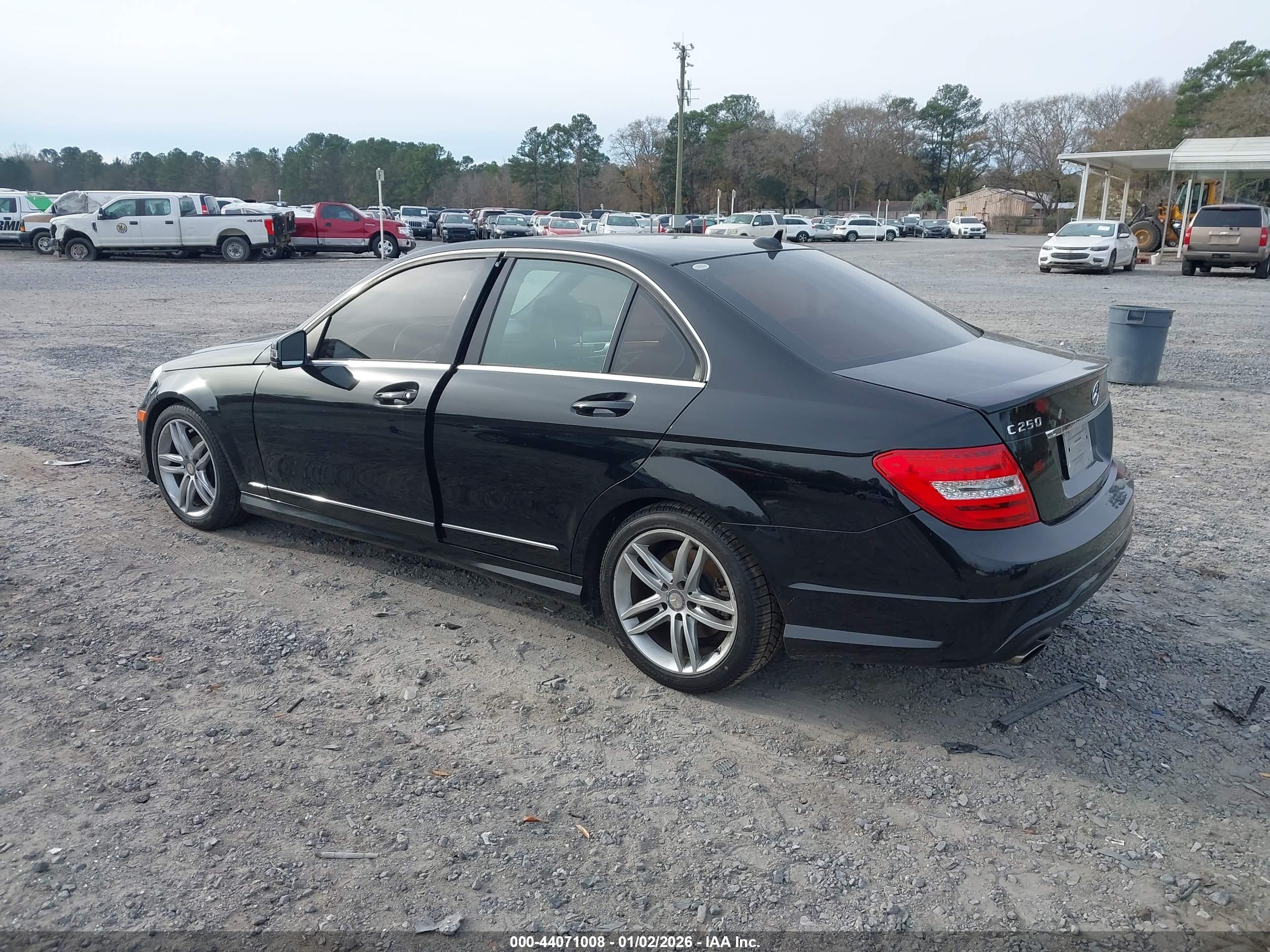 MERCEDES-BENZ C-CLASS image 3