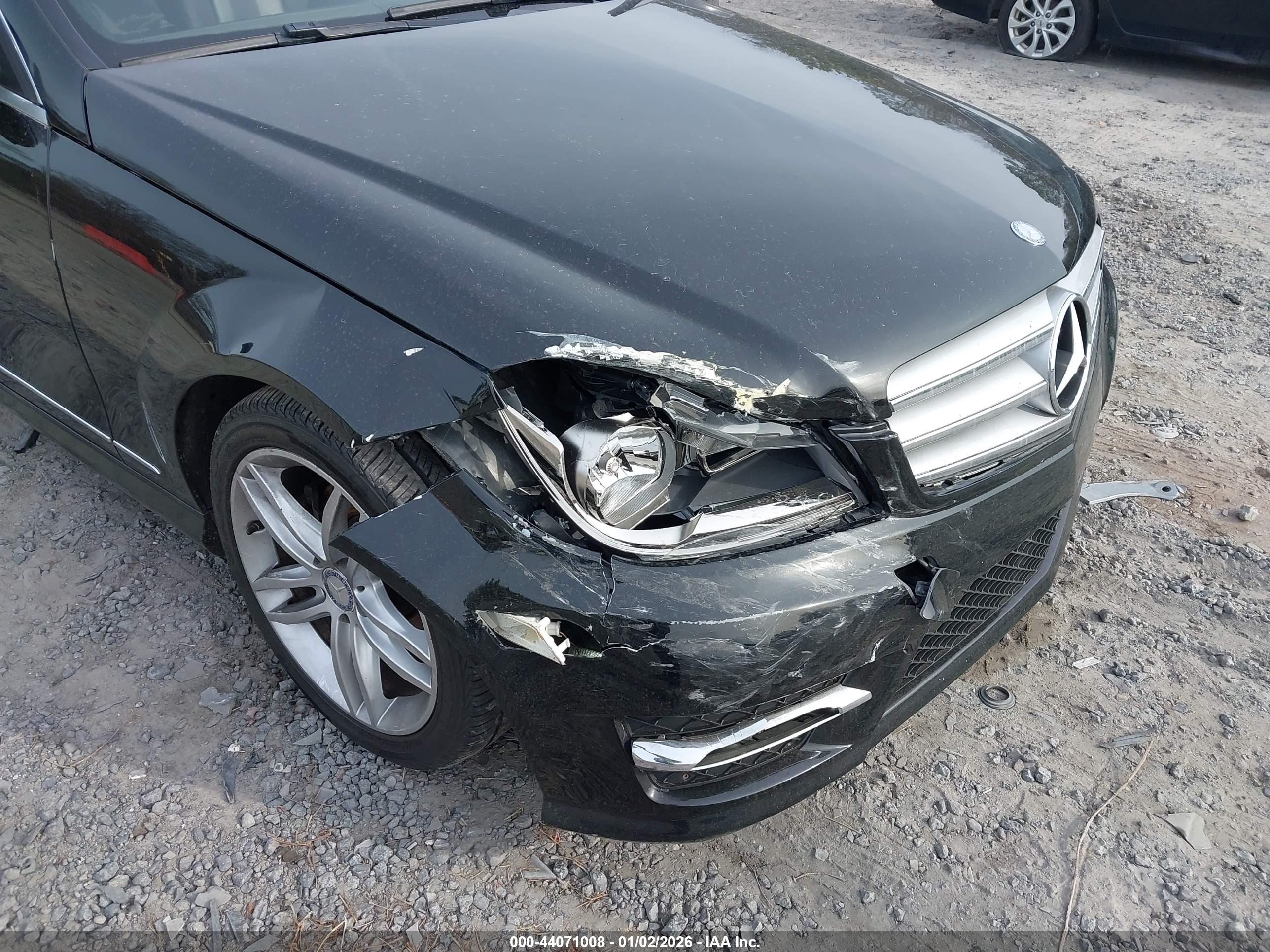 MERCEDES-BENZ C-CLASS image 6
