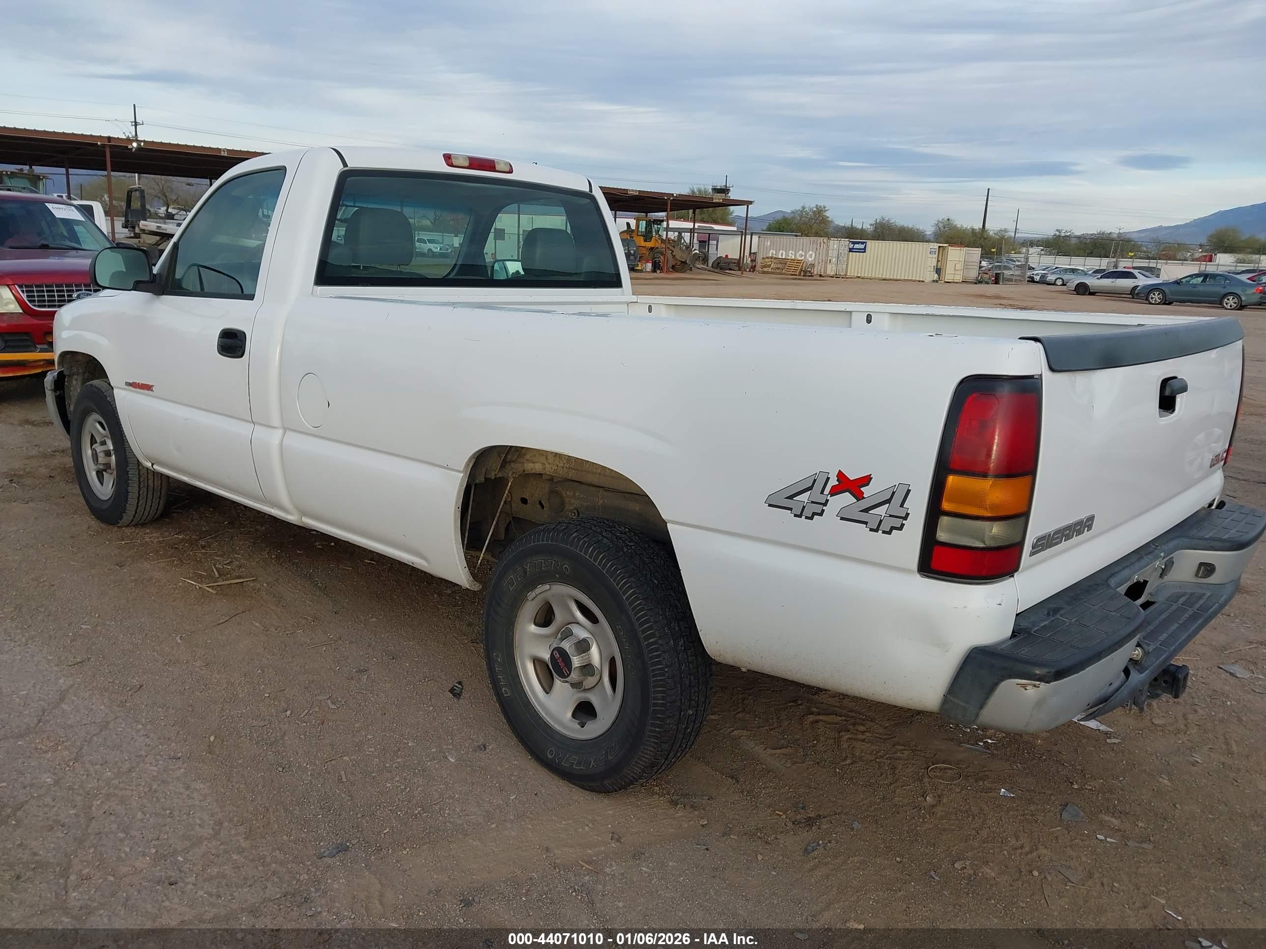 GMC SIERRA image 3