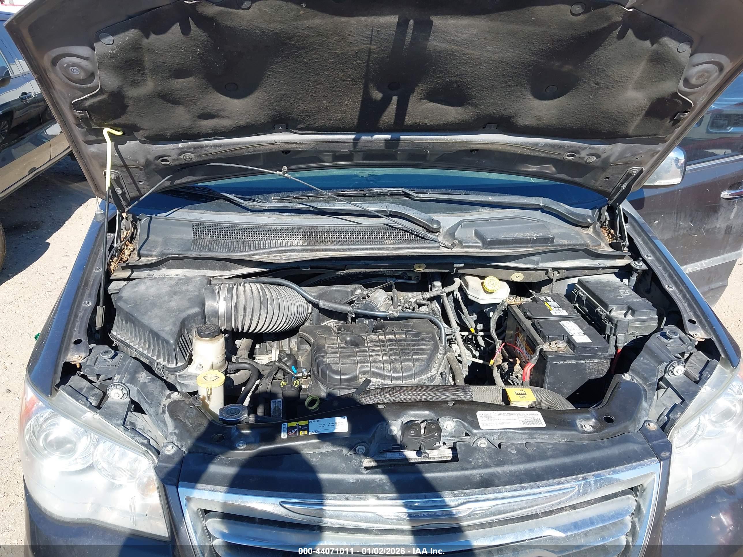 CHRYSLER TOWN image 10