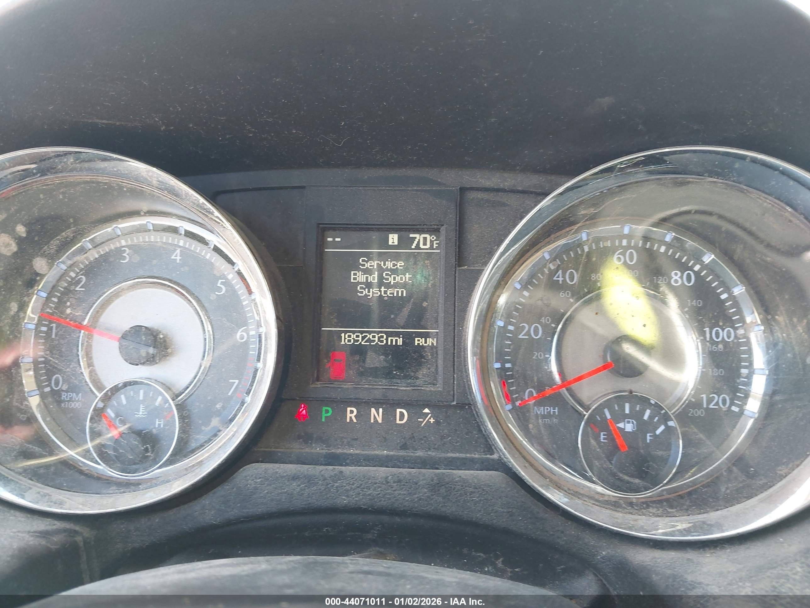 CHRYSLER TOWN image 7