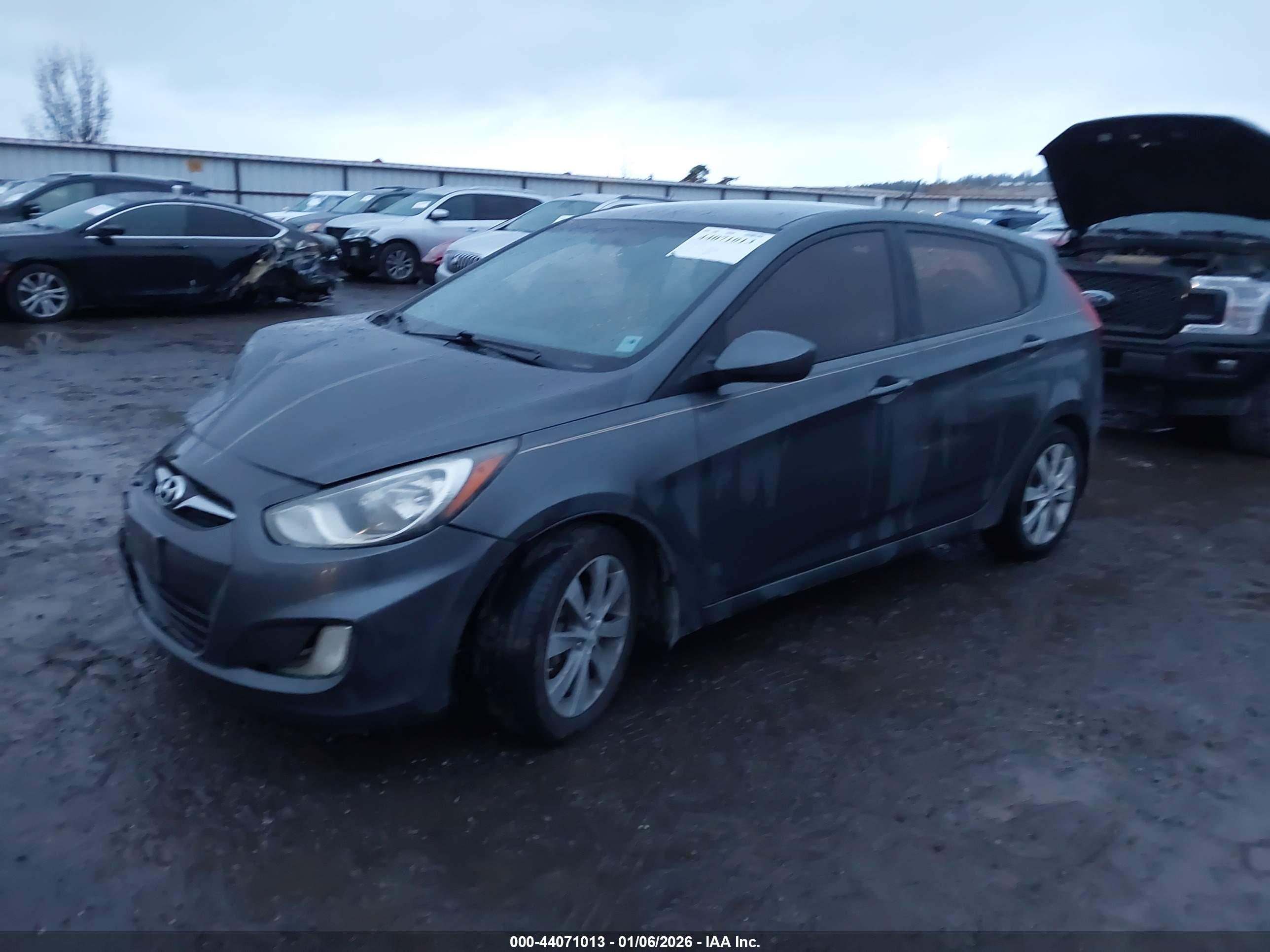 HYUNDAI ACCENT image 2
