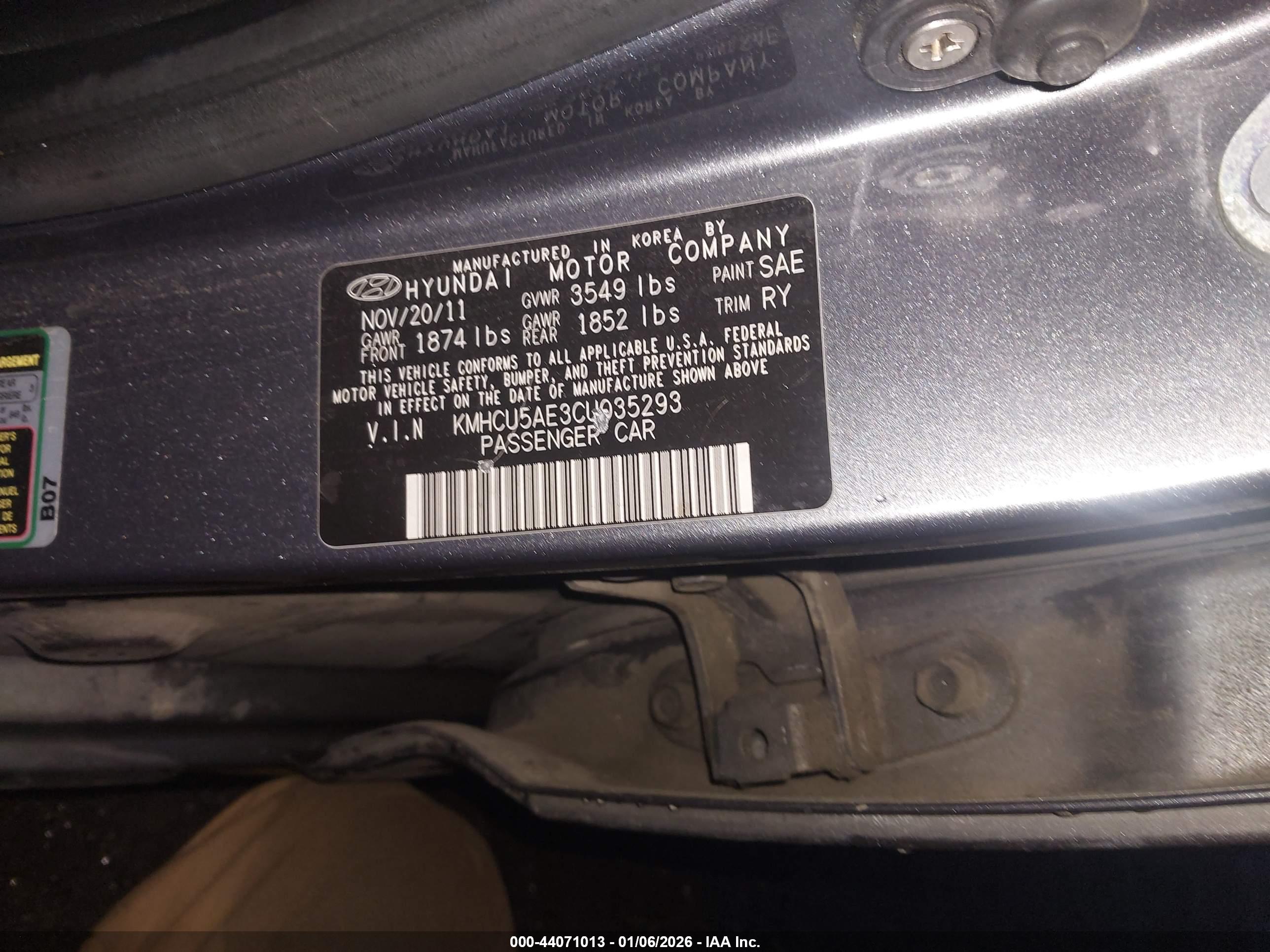 HYUNDAI ACCENT image 9